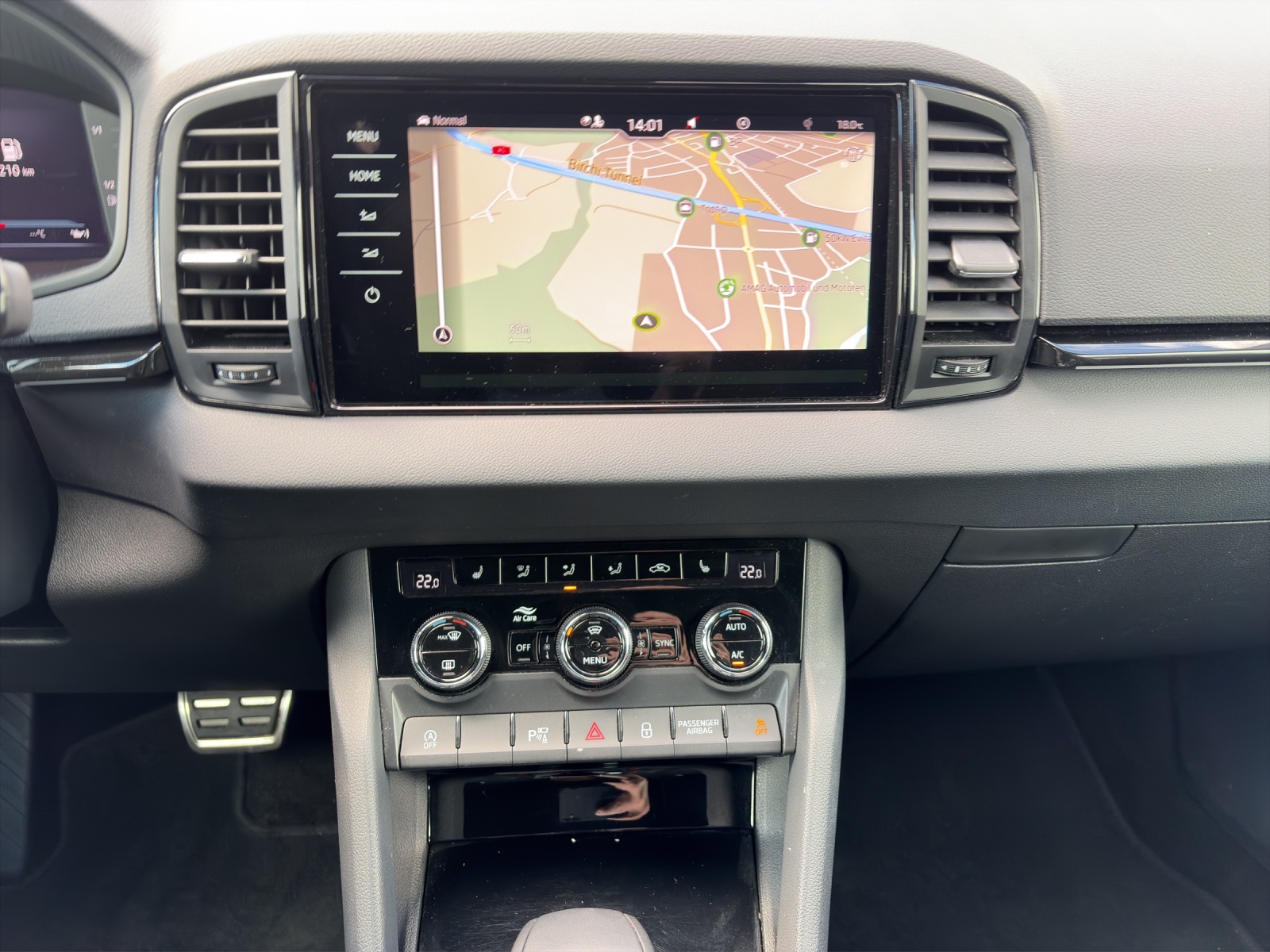 SKODA Karoq 2.0 TSI SportLine 4x4 DSG-image-10