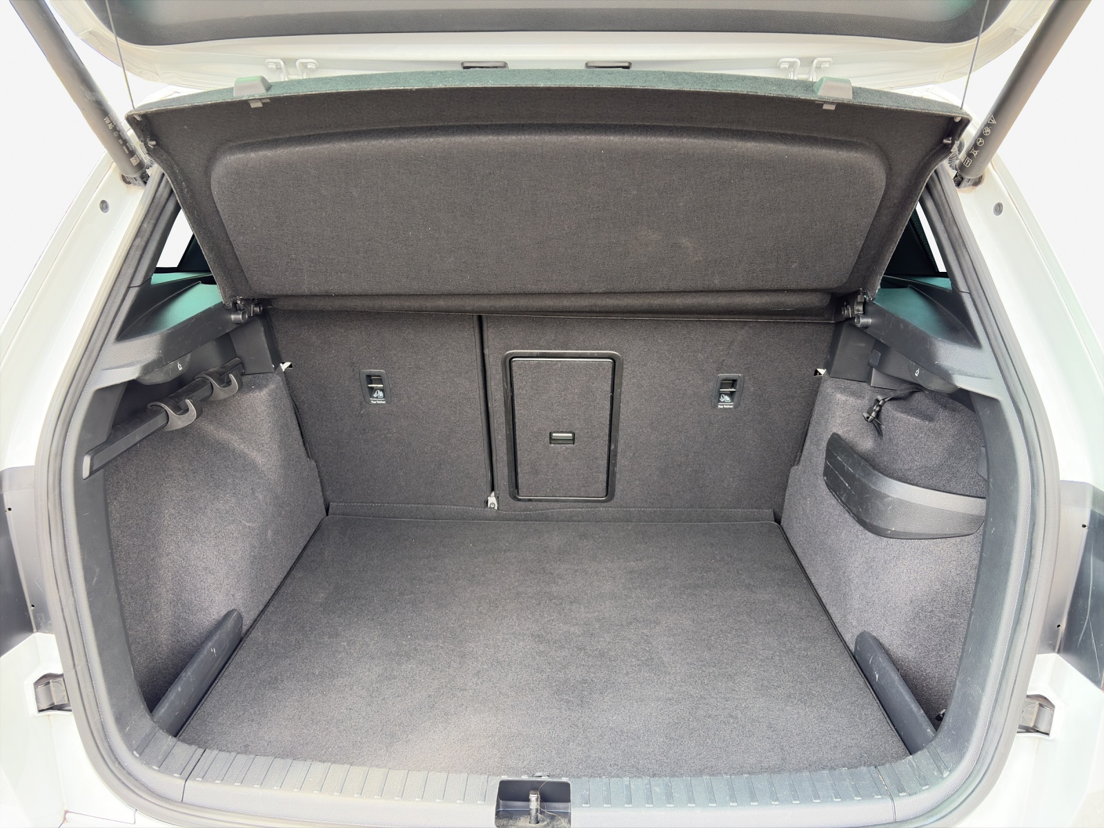 SKODA Karoq 2.0 TSI SportLine 4x4 DSG-image-12