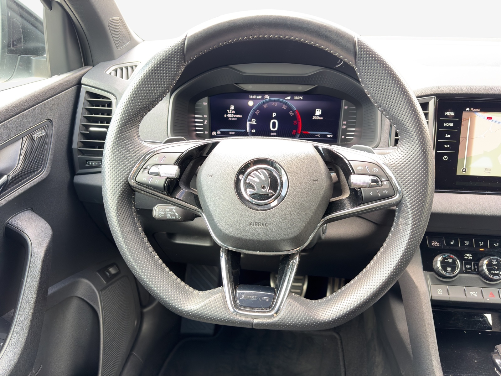SKODA Karoq 2.0 TSI SportLine 4x4 DSG-image-9