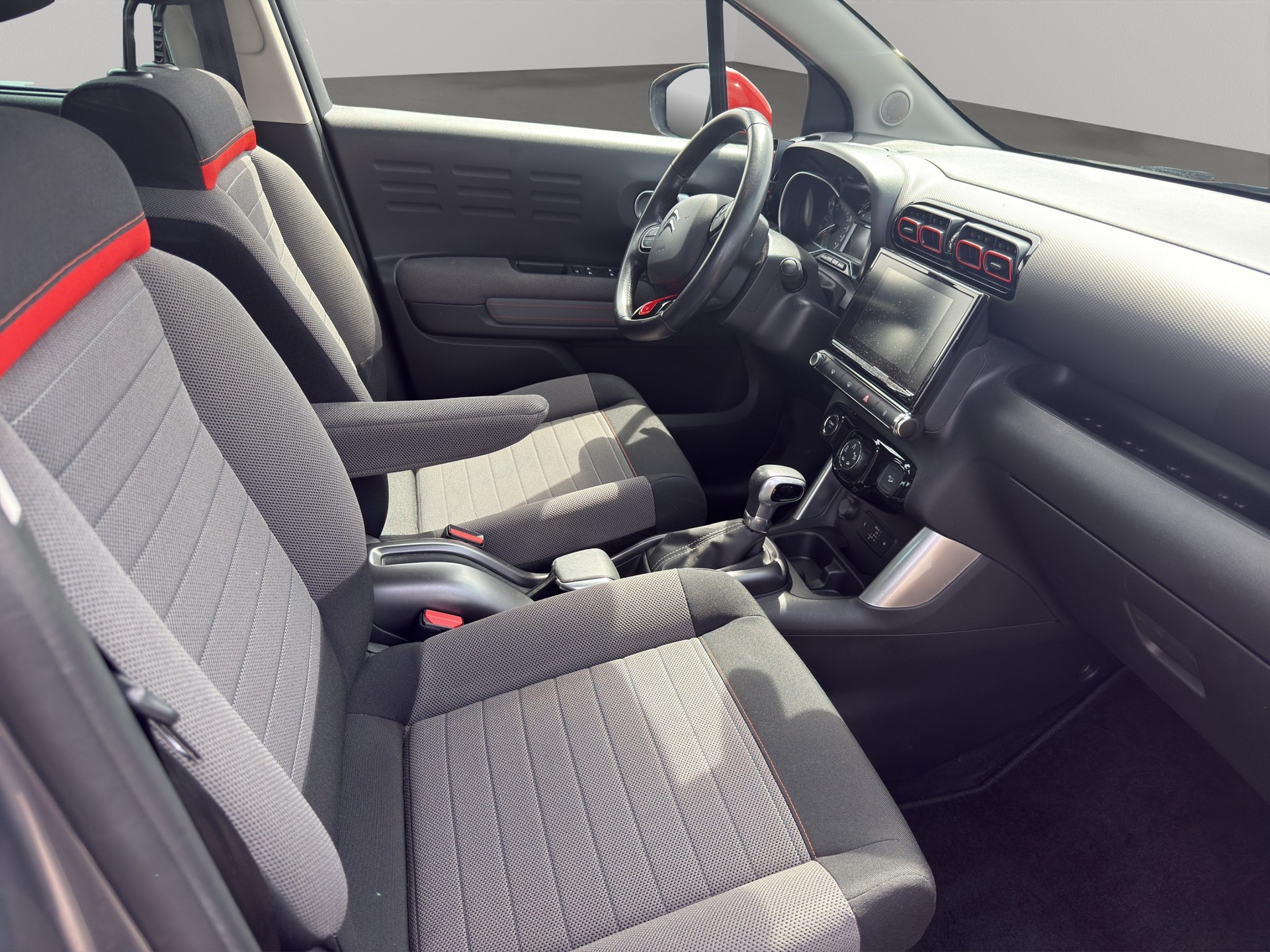 CITROEN C3 Aircross 1.2 PureTech 110 Shine-image-8