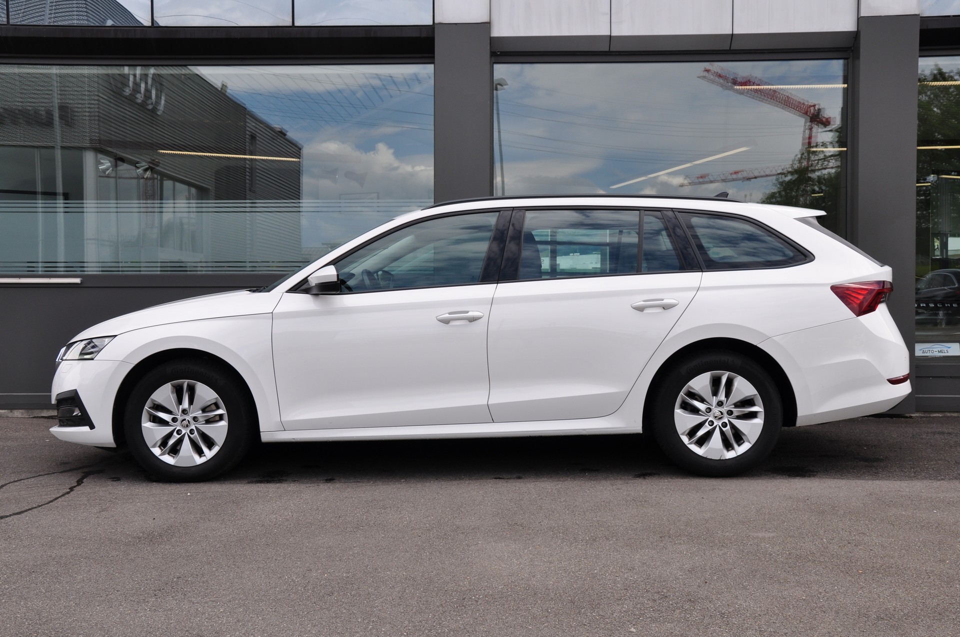 SKODA Octavia Combi 2.0 TDI DSG Ambition 4x4-image-5