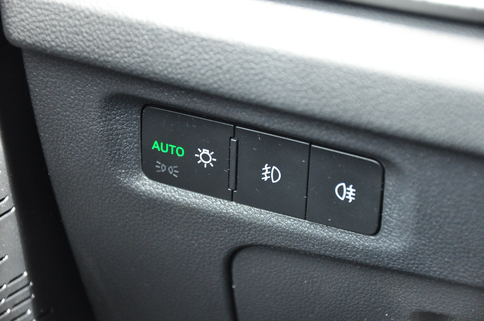 SKODA Octavia Combi 2.0 TDI DSG Ambition 4x4-image-31