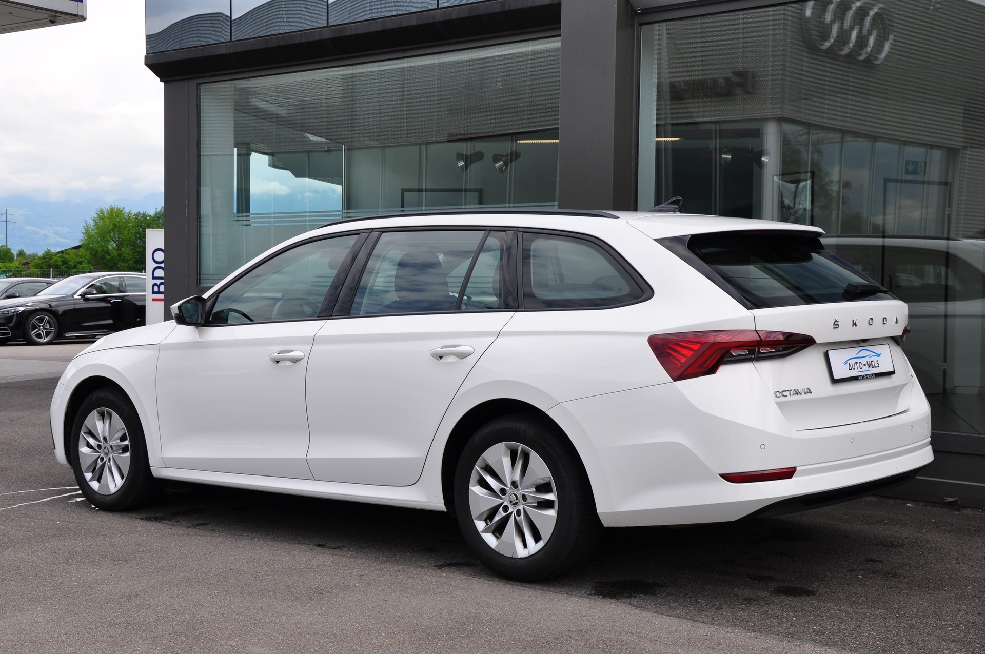 SKODA Octavia Combi 2.0 TDI DSG Ambition 4x4-image-6