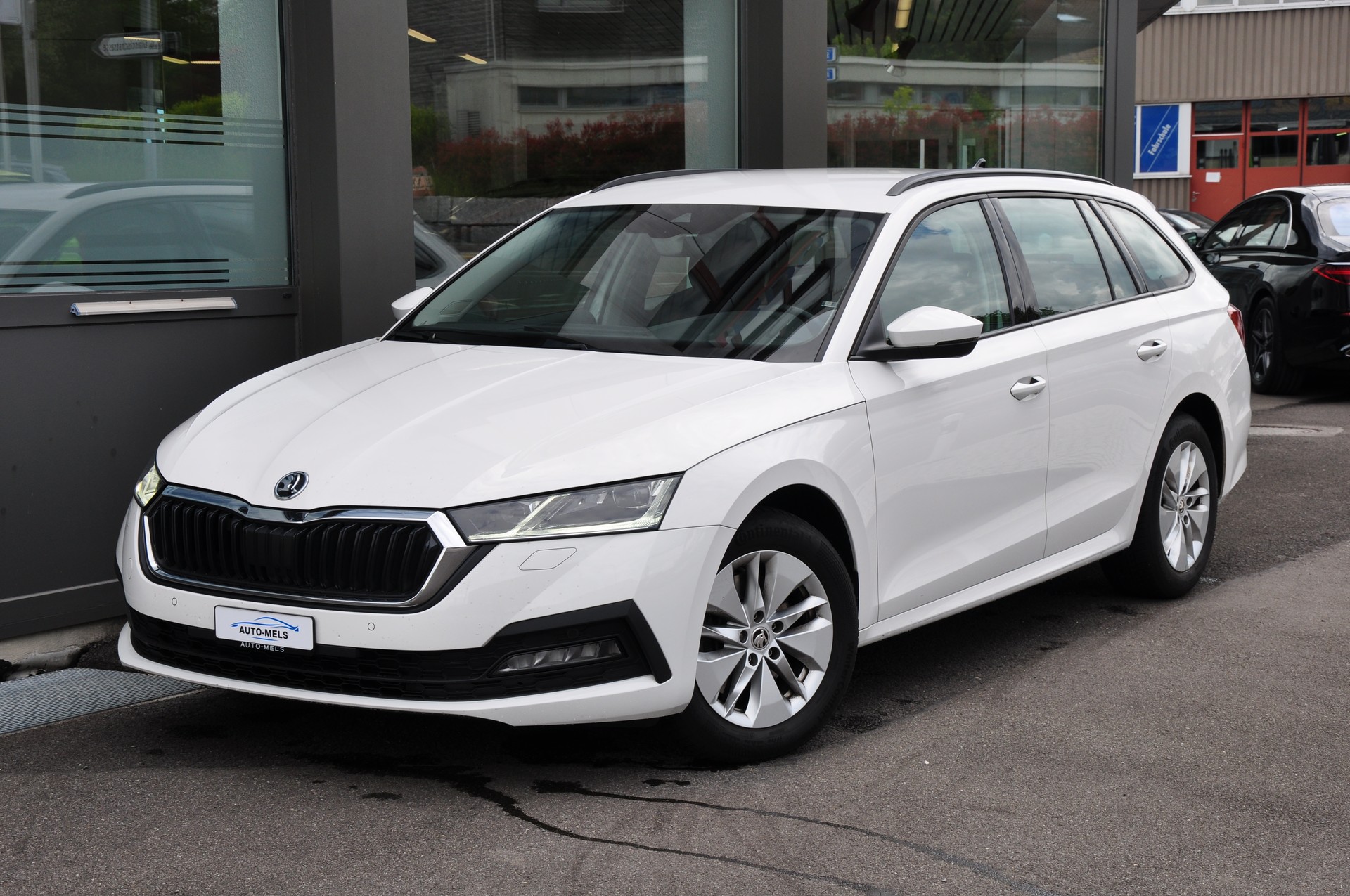SKODA Octavia Combi 2.0 TDI DSG Ambition 4x4-image-3