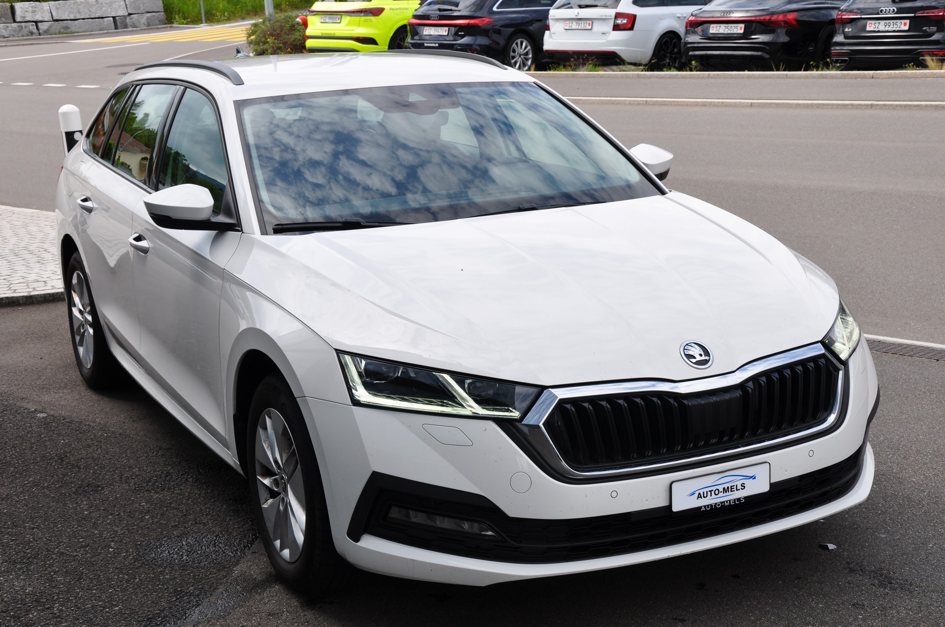 SKODA Octavia Combi 2.0 TDI DSG Ambition 4x4-image-11