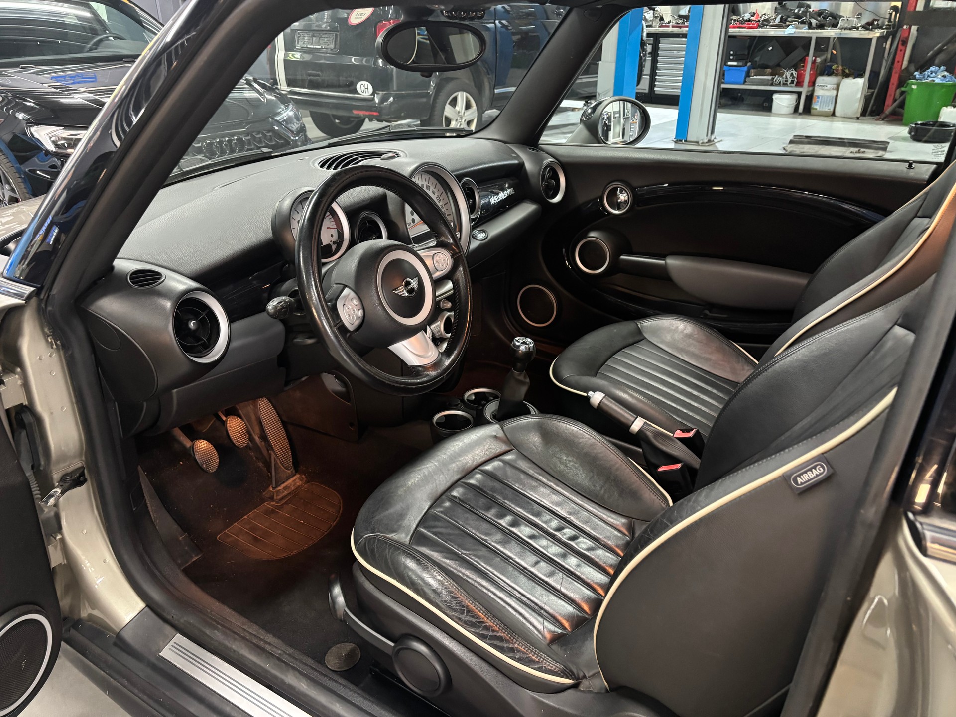 MINI Clubman Cooper-image-10