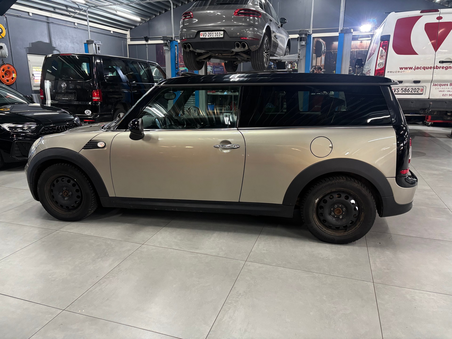 MINI Clubman Cooper-image-7