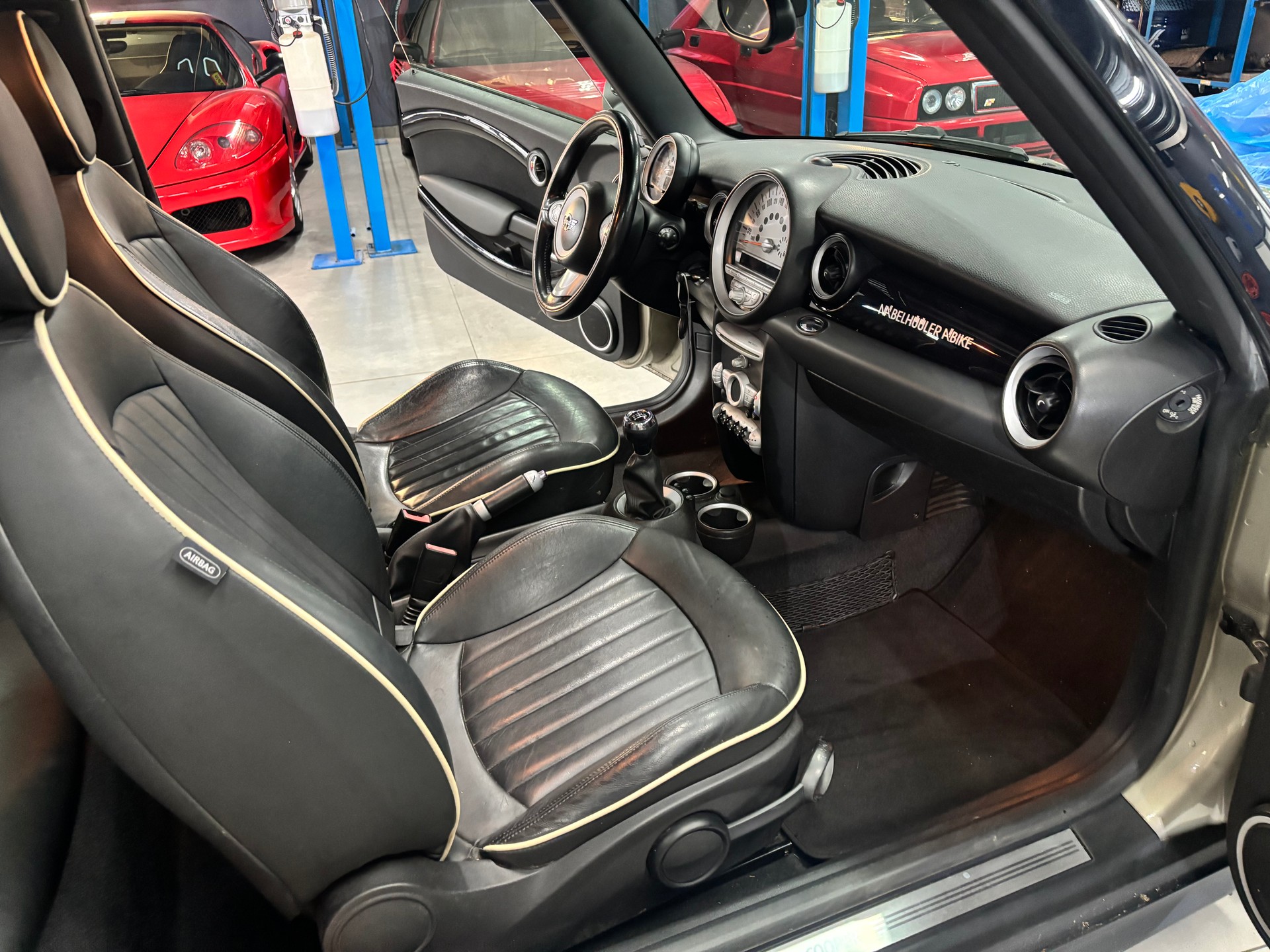 MINI Clubman Cooper-image-12