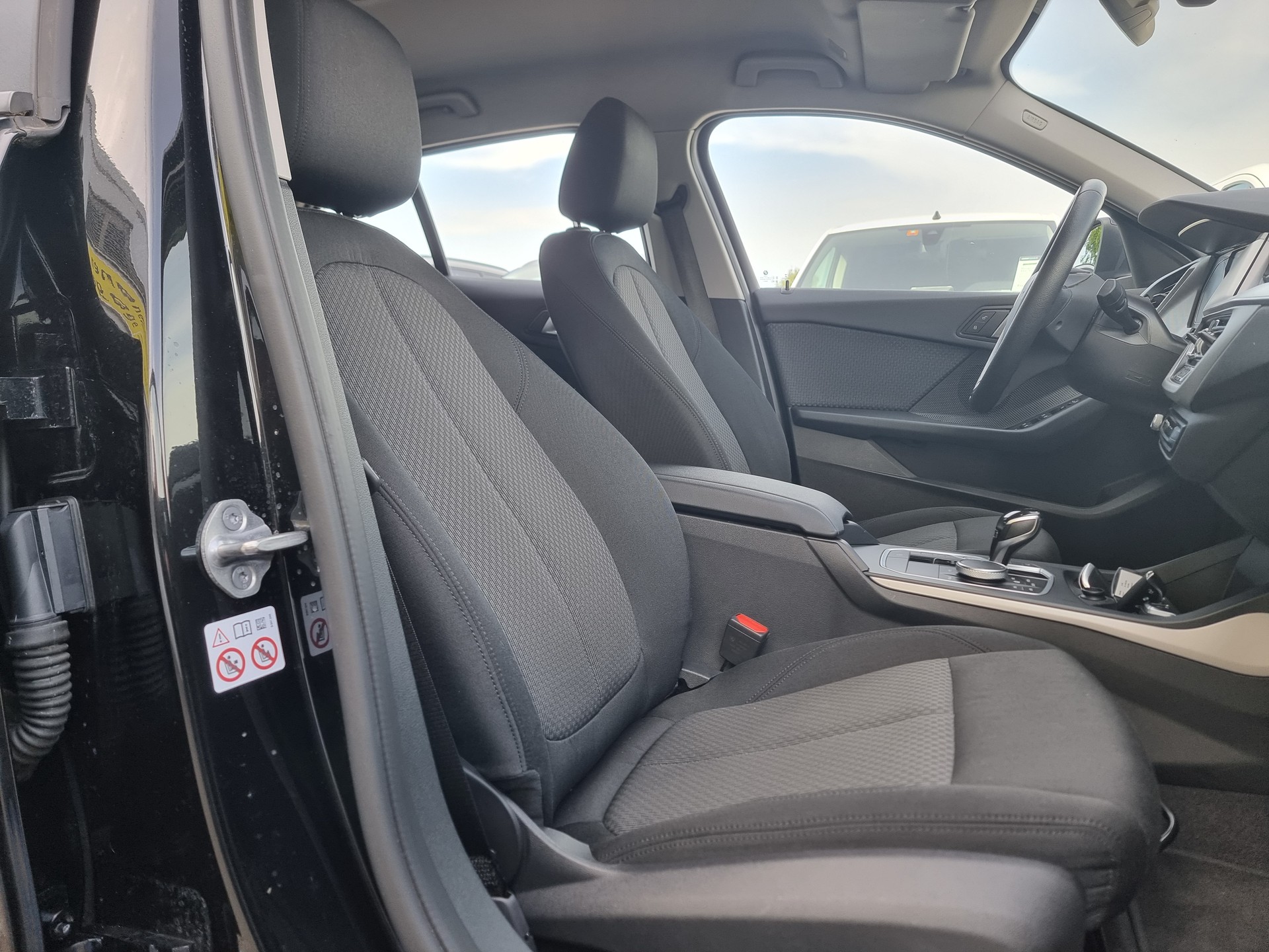 BMW 118i Steptronic-image-9