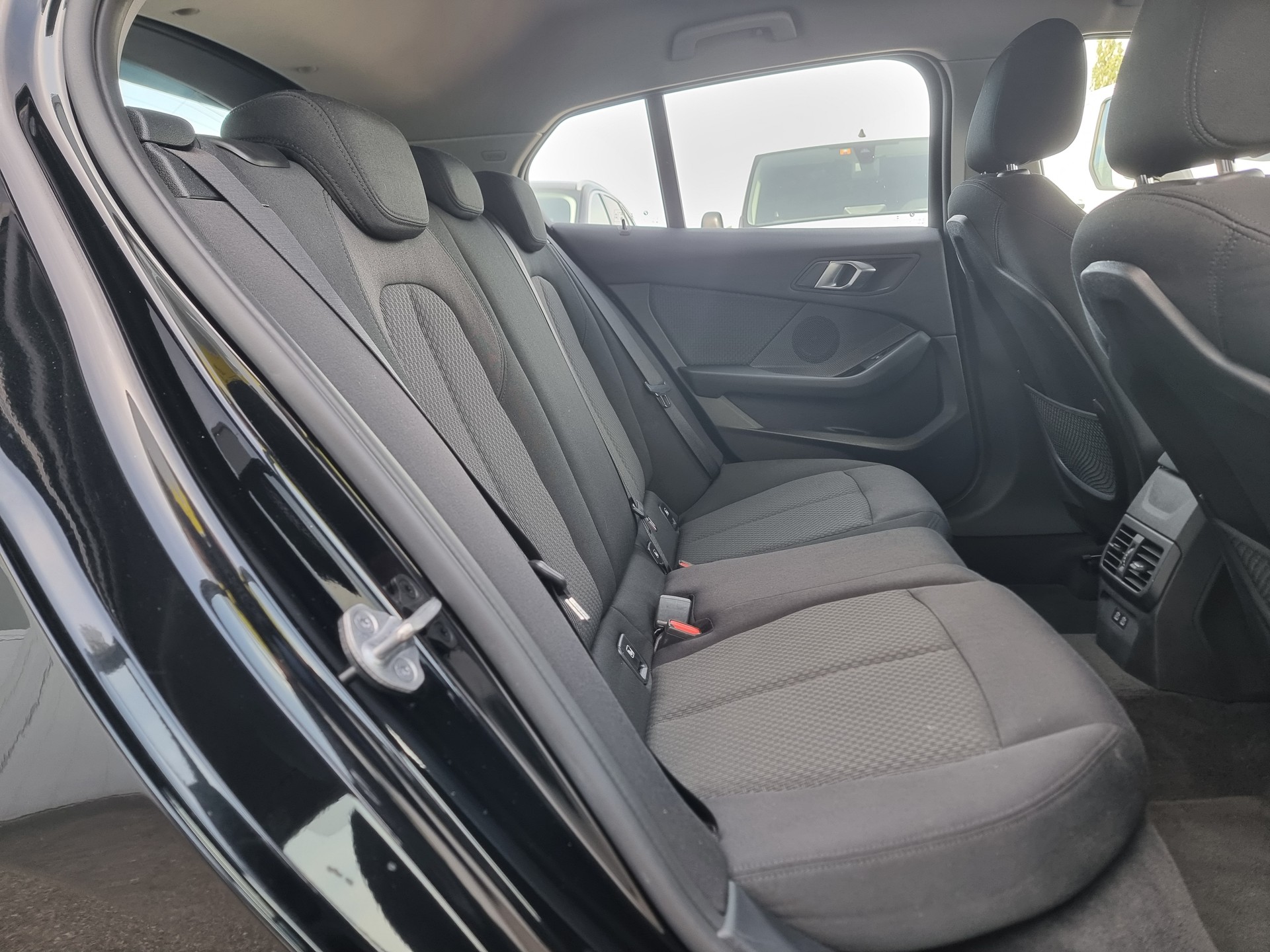 BMW 118i Steptronic-image-8