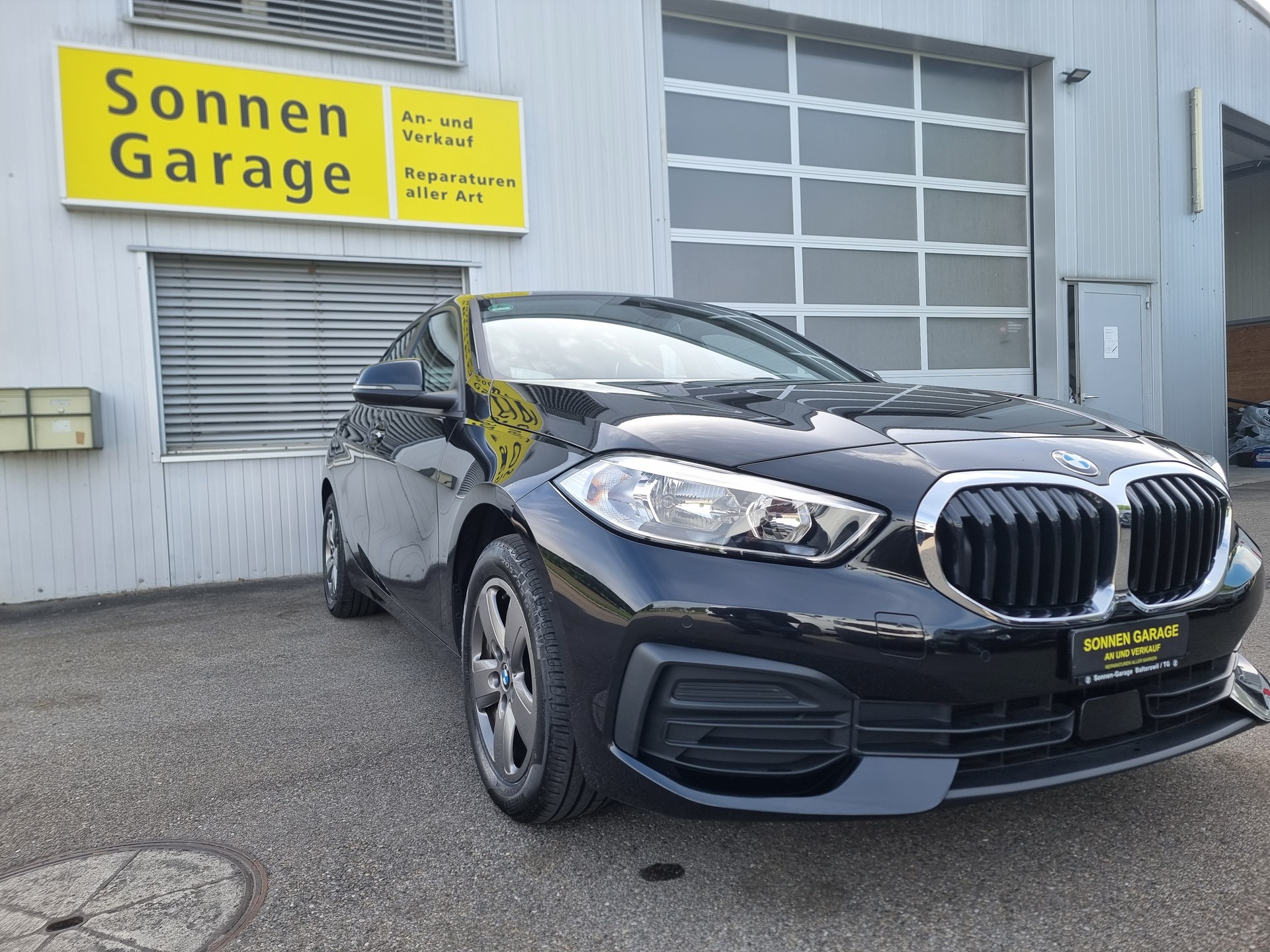 BMW 118i Steptronic-image-1