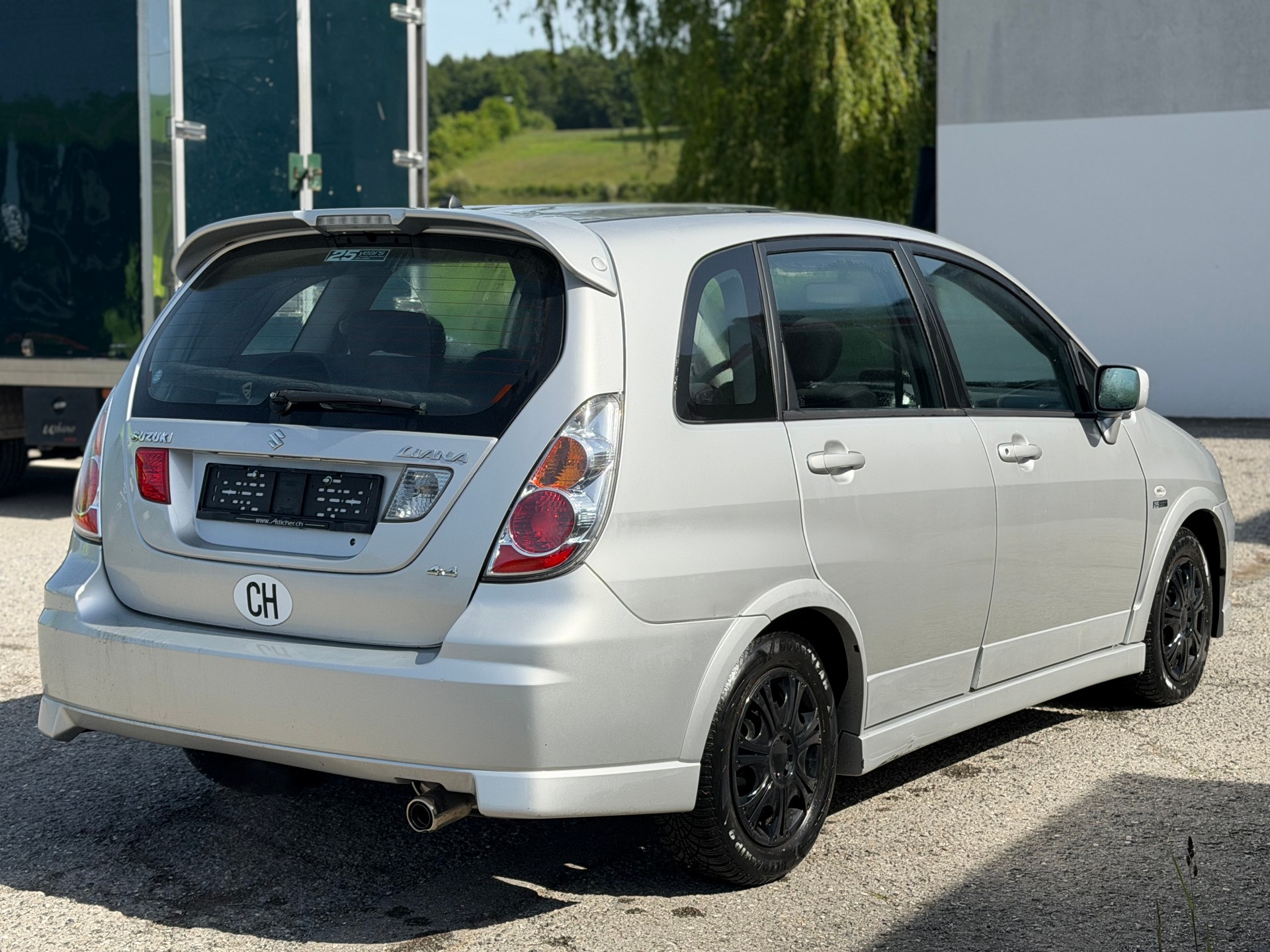 SUZUKI Liana 1.6 16V GL Top 25th Anniversary Edition 4WD-image-4
