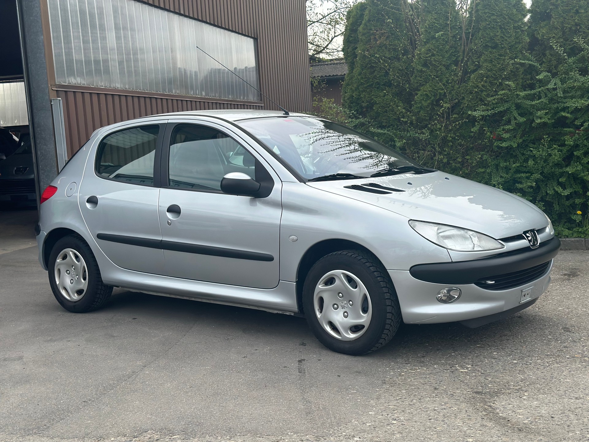 PEUGEOT 206 1.6 16V (XT) Premium-image-0