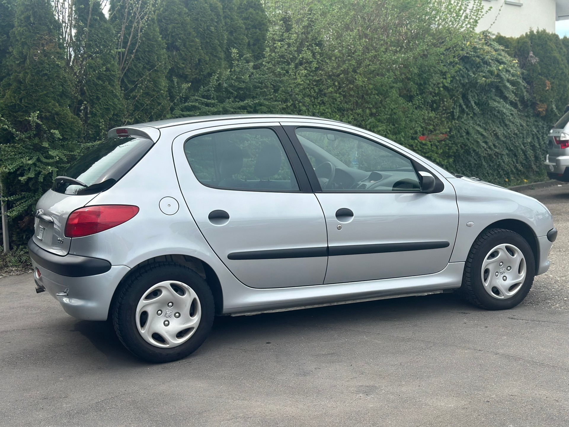 PEUGEOT 206 1.6 16V (XT) Premium-image-2
