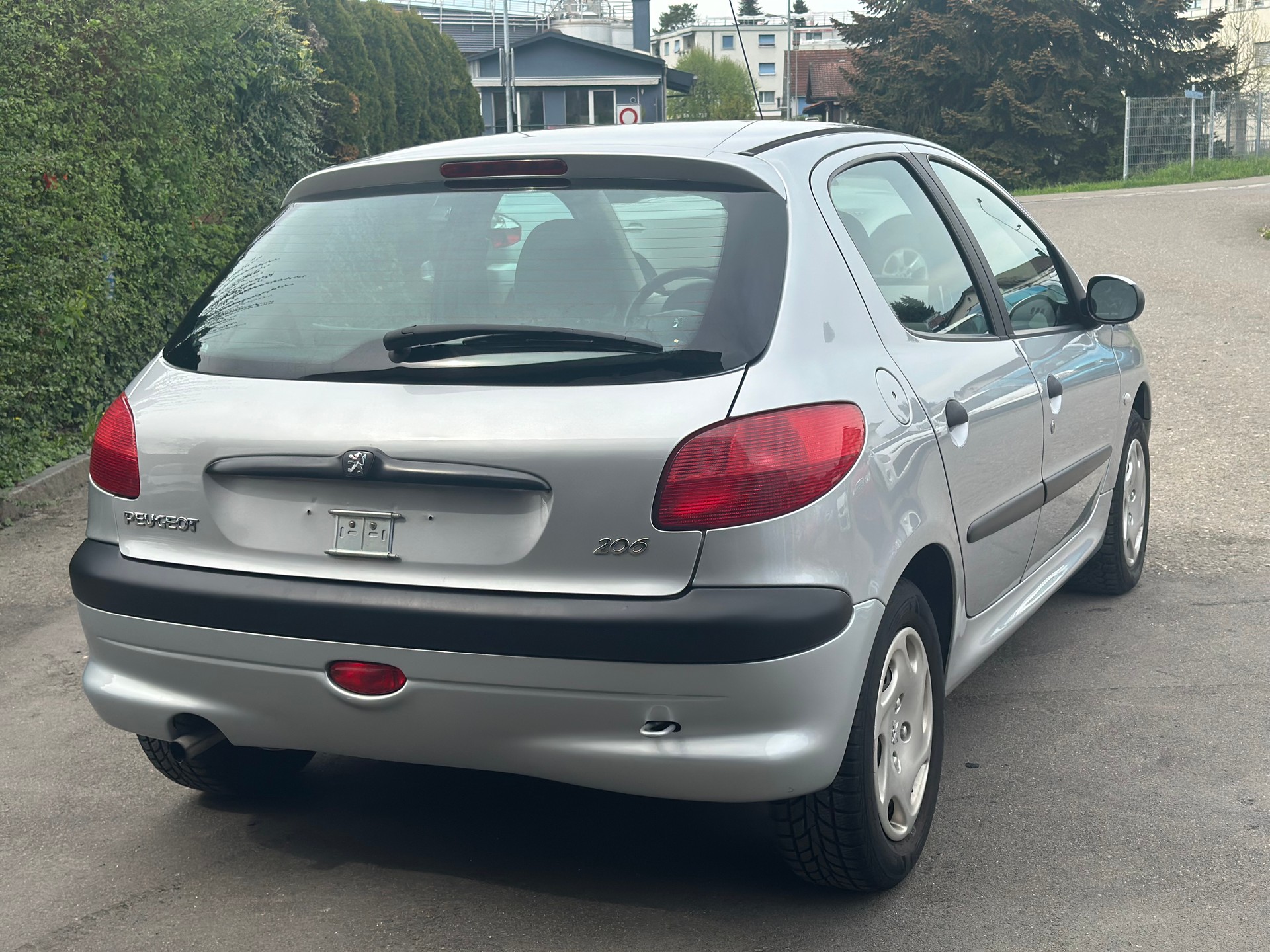 PEUGEOT 206 1.6 16V (XT) Premium-image-3