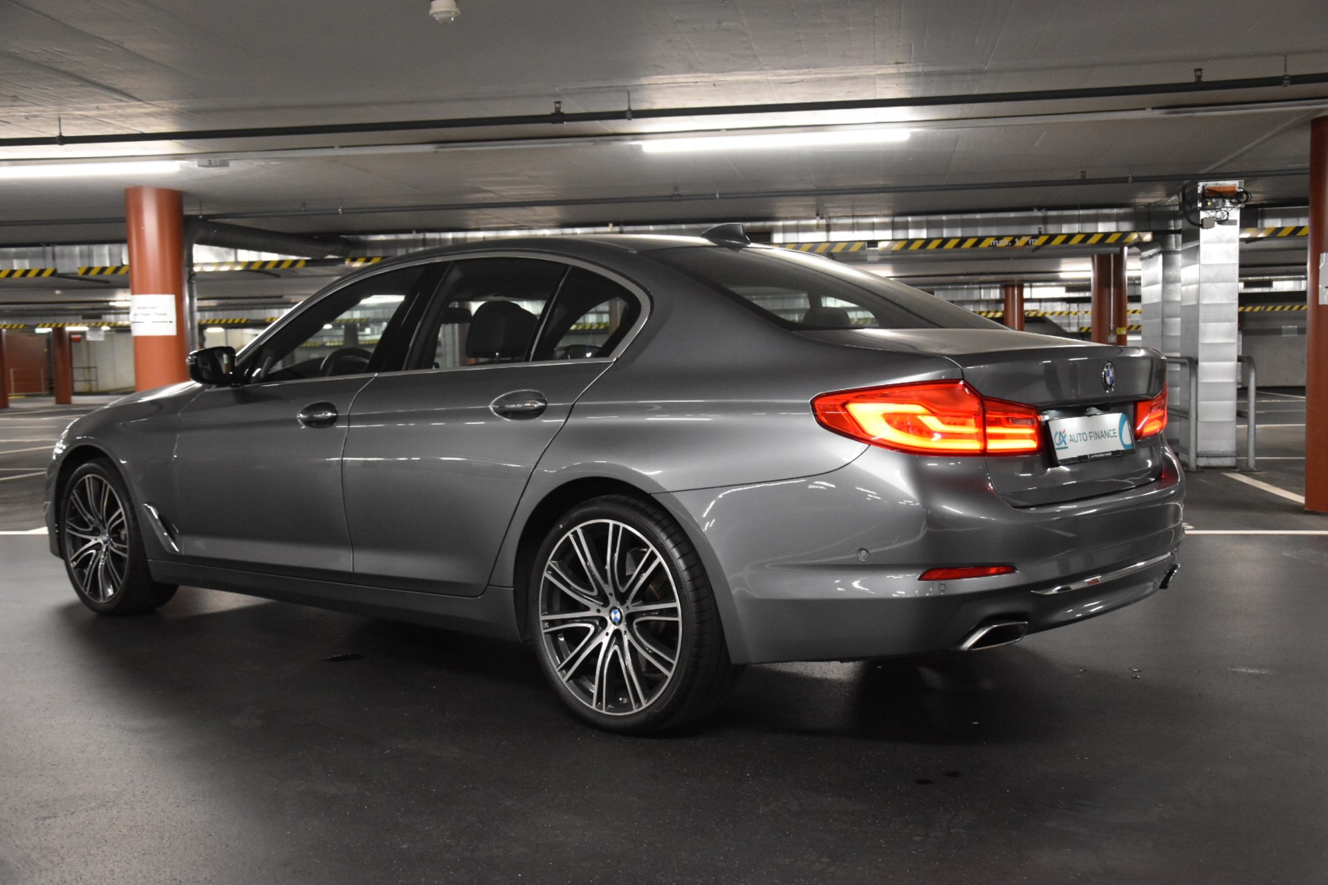 BMW 540d xDrive Luxury Line Steptronic-image-4
