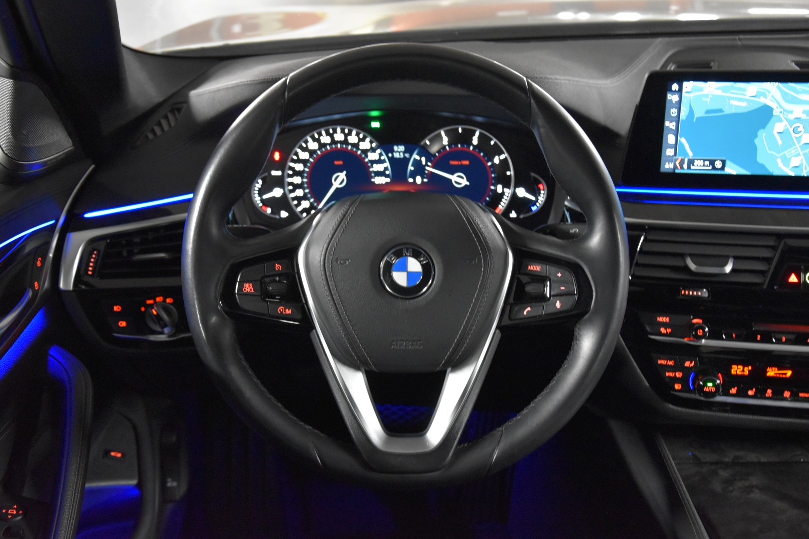 BMW 540d xDrive Luxury Line Steptronic-image-13