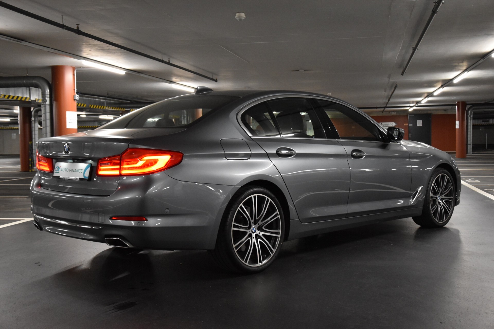 BMW 540d xDrive Luxury Line Steptronic-image-8