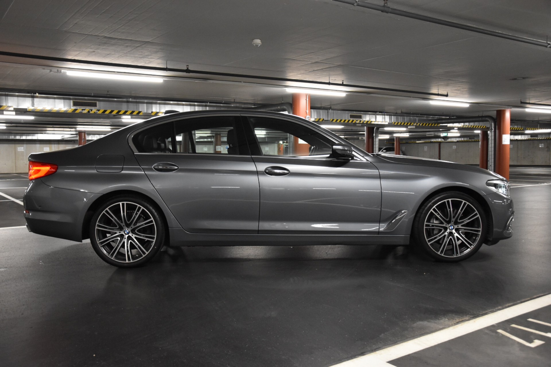 BMW 540d xDrive Luxury Line Steptronic-image-9
