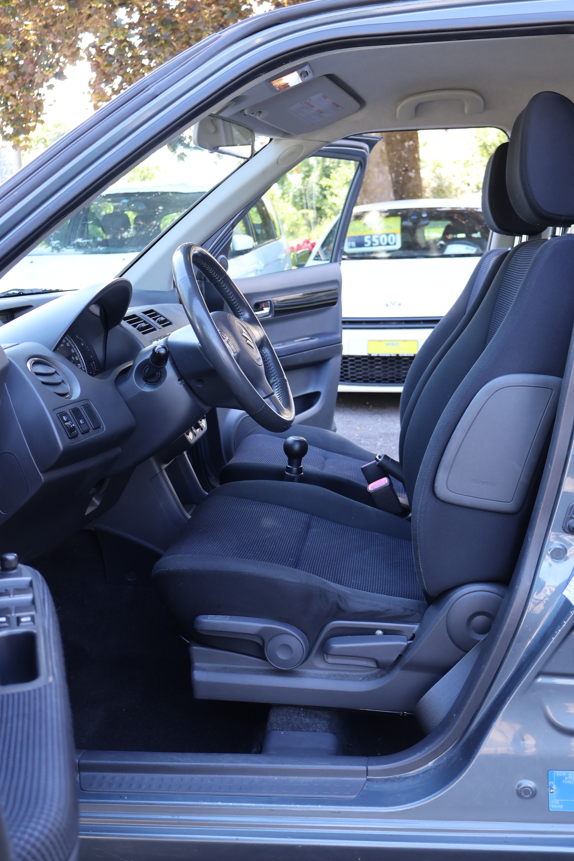 SUZUKI Swift 1.3i 16V GL 4x4-image-11