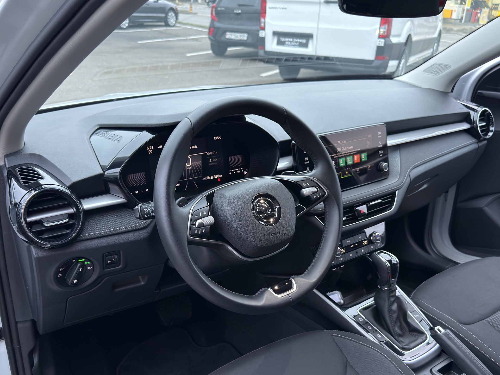 SKODA Fabia 1.0 TSI Selection DSG-image-8