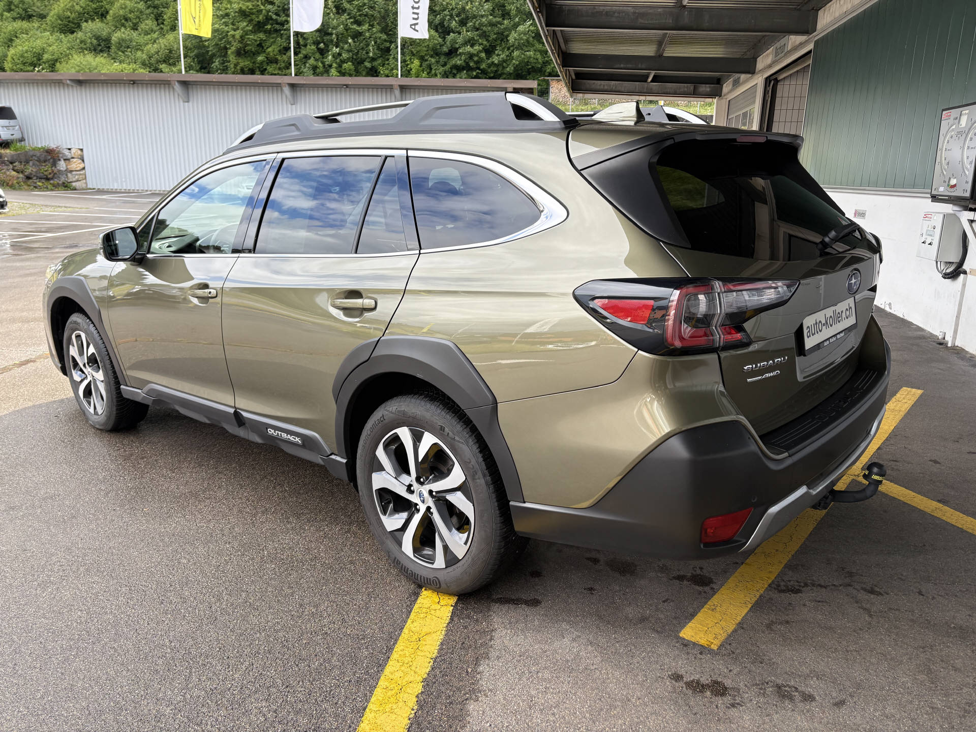 SUBARU Outback 2.5i Luxury-image-1