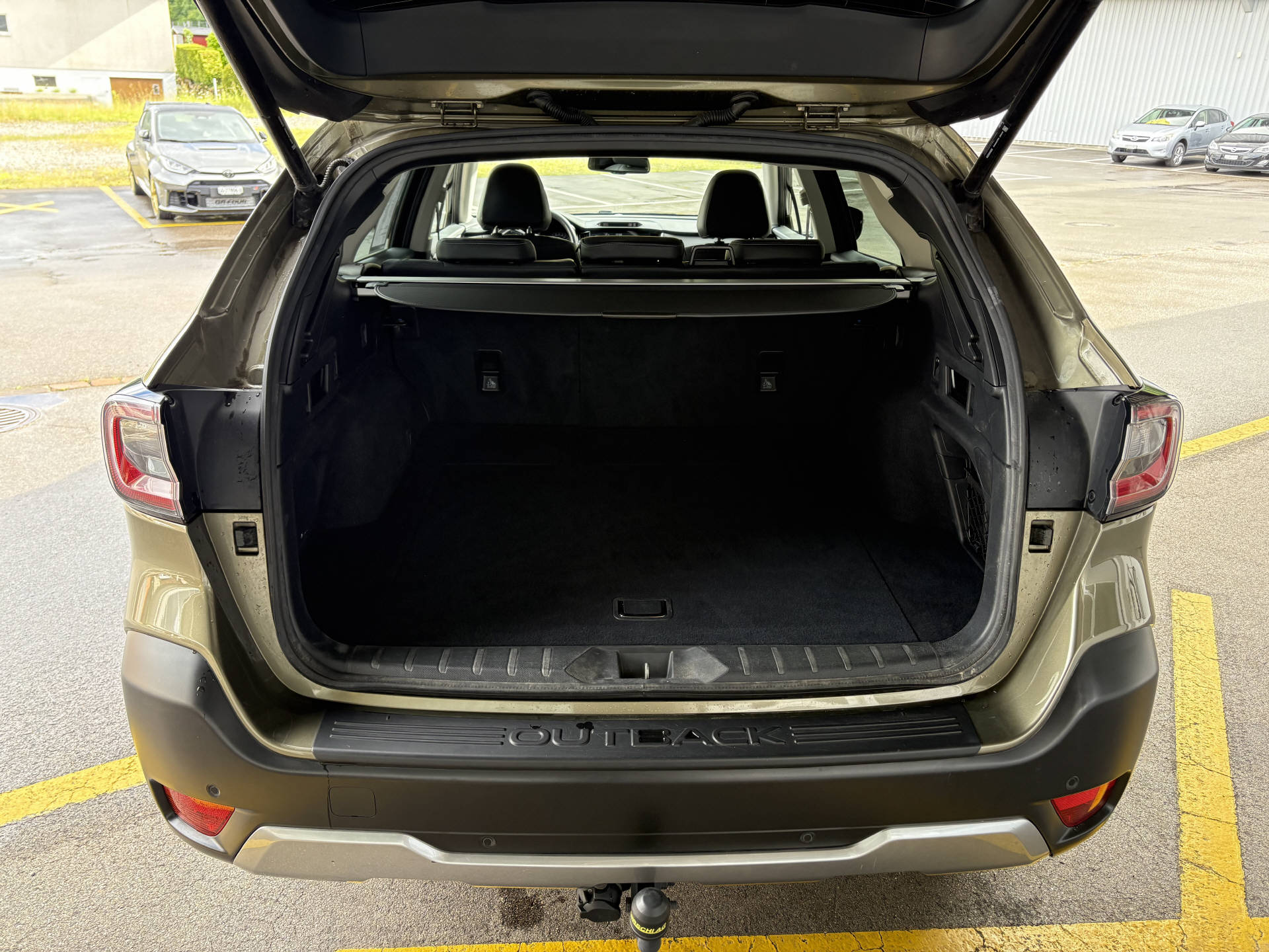 SUBARU Outback 2.5i Luxury-image-6