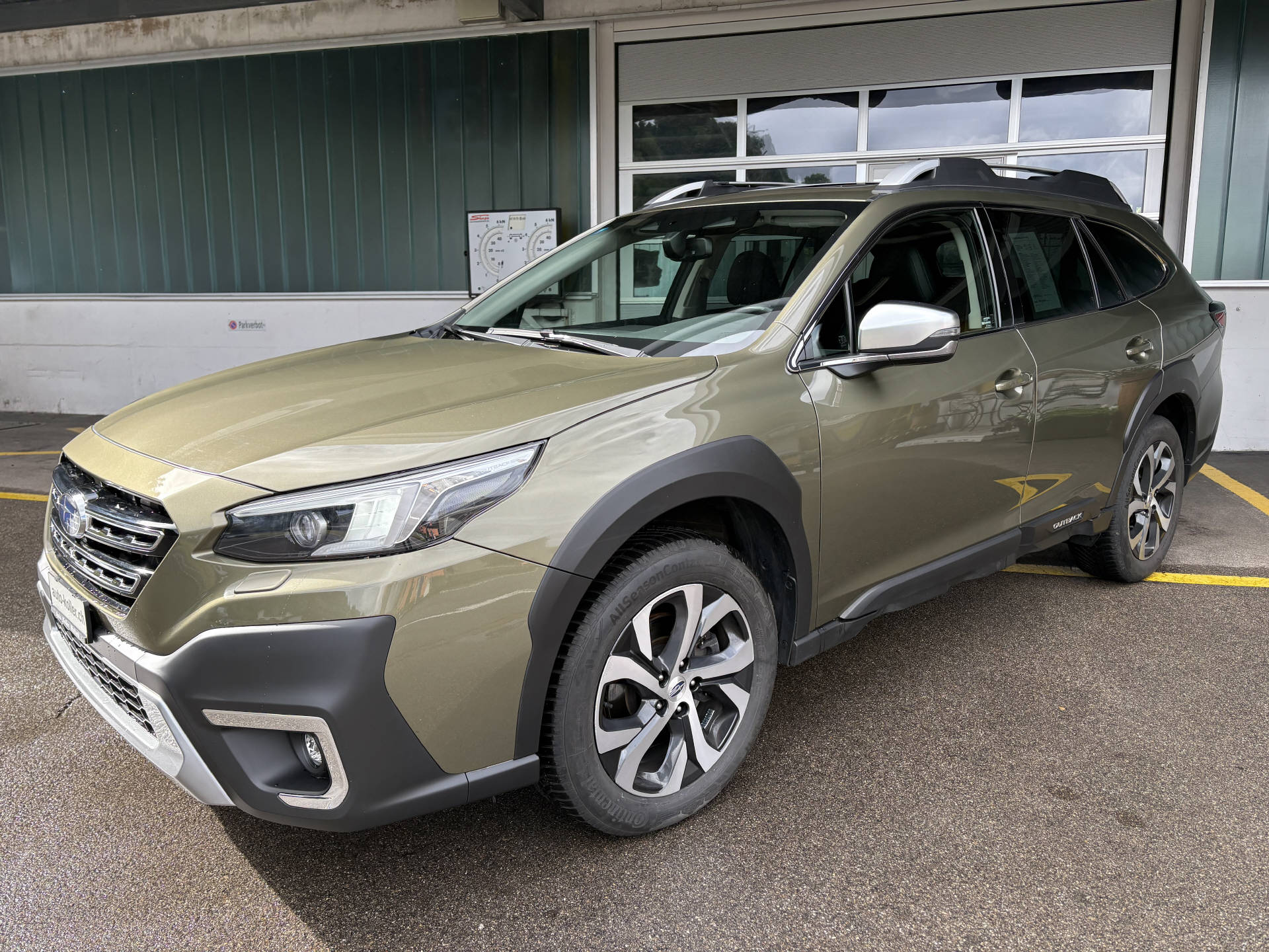 SUBARU Outback 2.5i Luxury