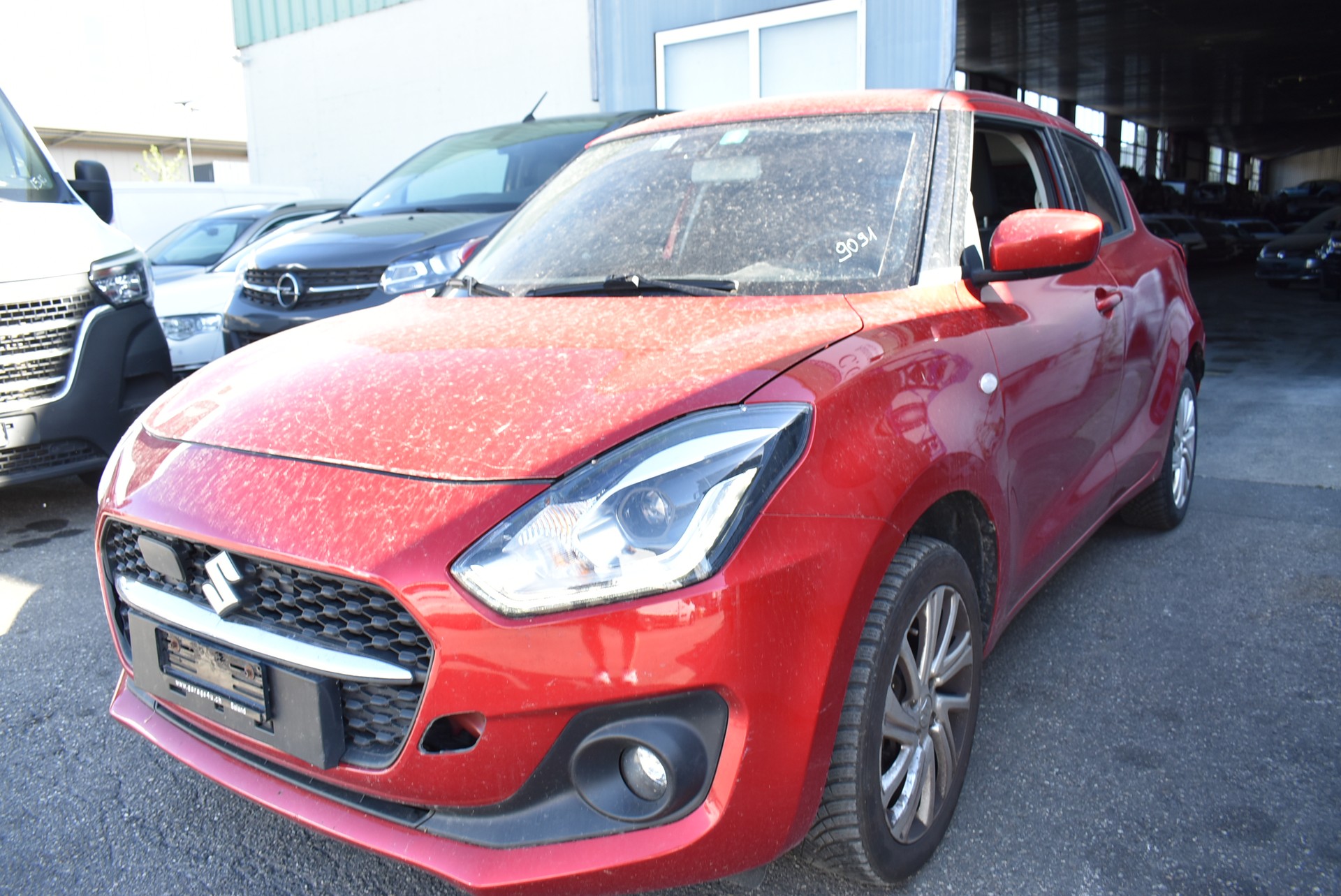 SUZUKI Swift 1.2 Compact + 4x4 Hybrid-image-0