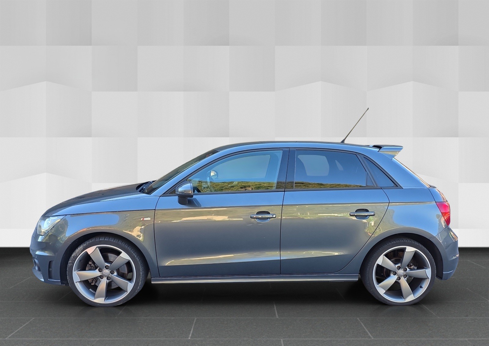 AUDI A1 Sportback Sport 1.4 TFSI Ambition S-tronic-image-7