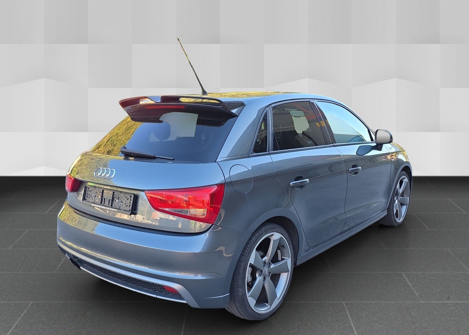 AUDI A1 Sportback Sport 1.4 TFSI Ambition S-tronic-image-4