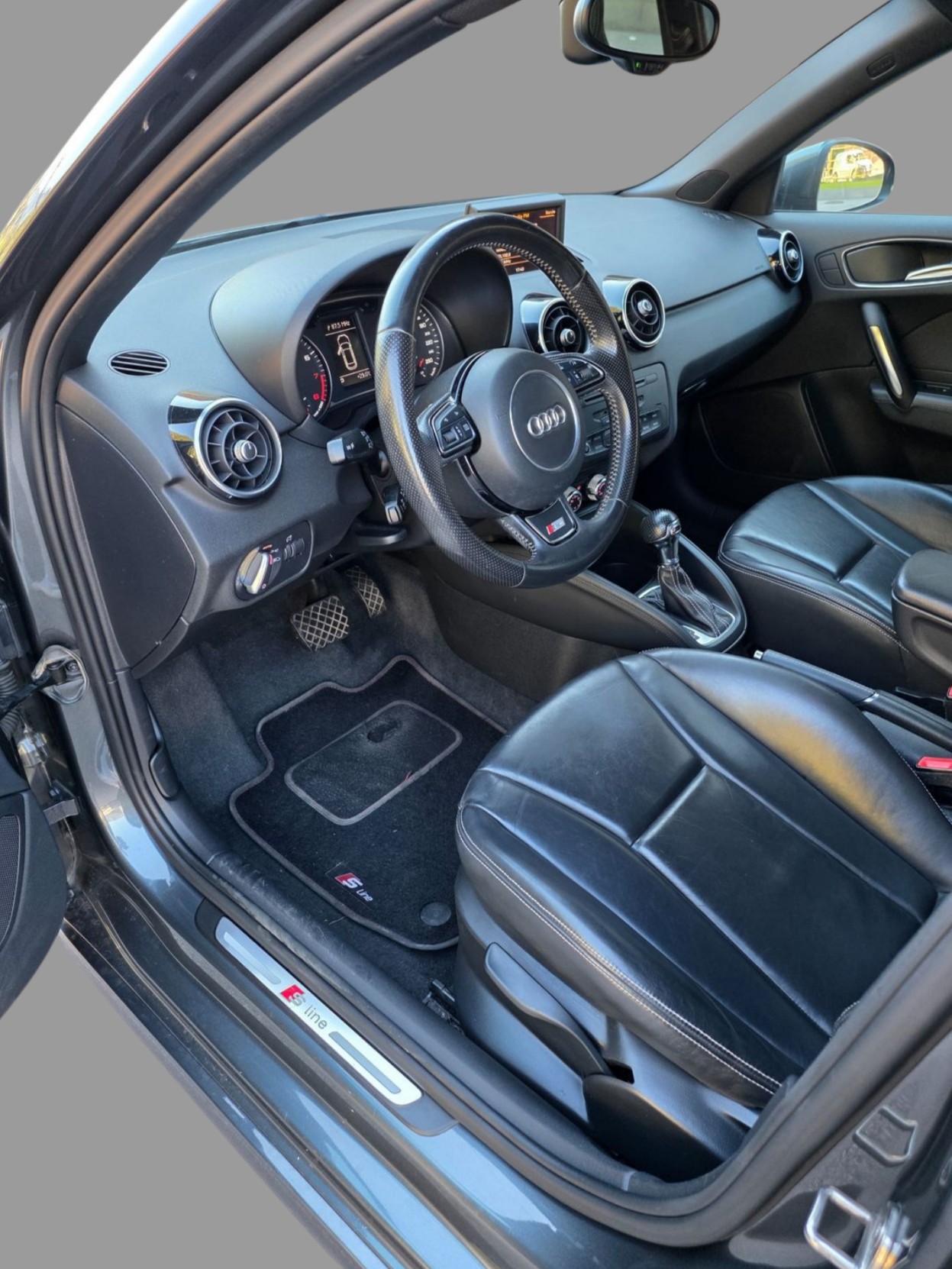 AUDI A1 Sportback Sport 1.4 TFSI Ambition S-tronic-image-12