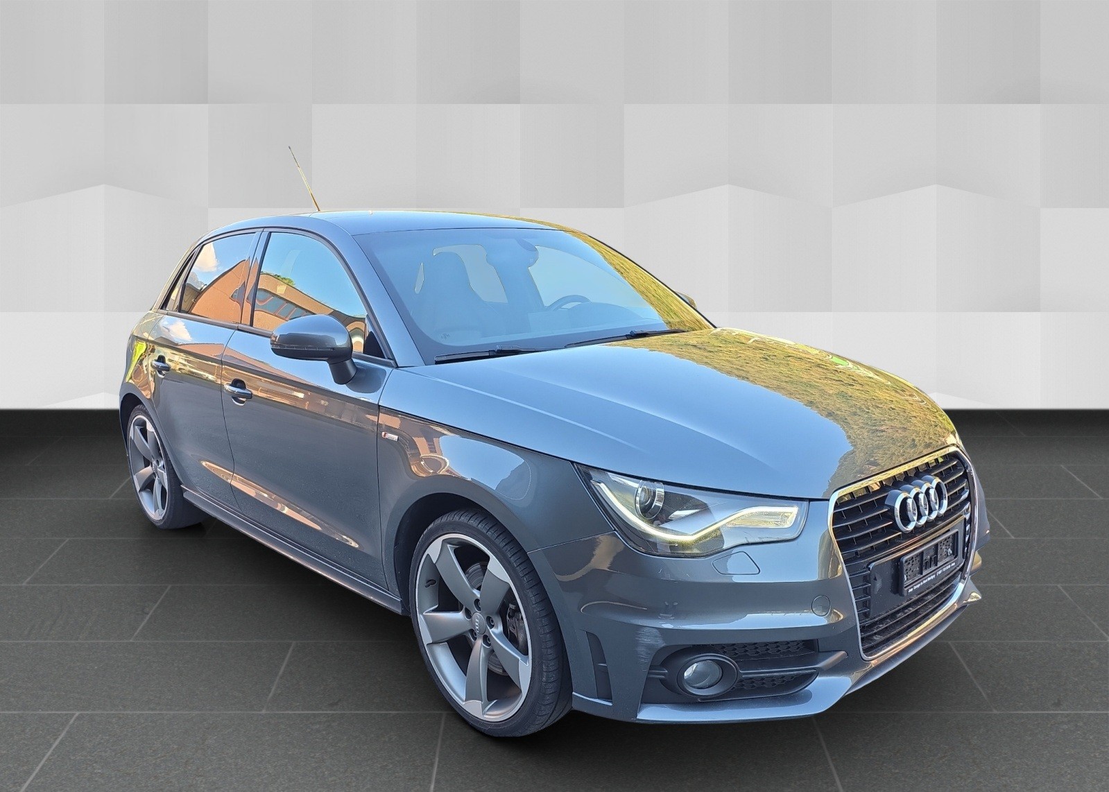AUDI A1 Sportback Sport 1.4 TFSI Ambition S-tronic-image-2