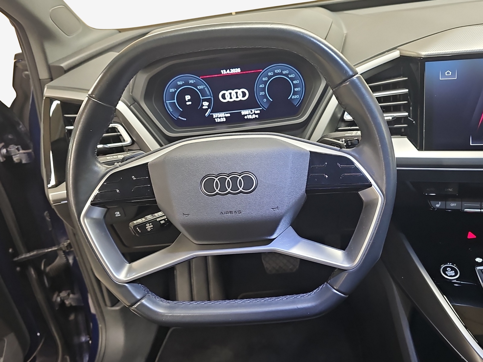 AUDI Q4 e-tron 50 quattro-image-9