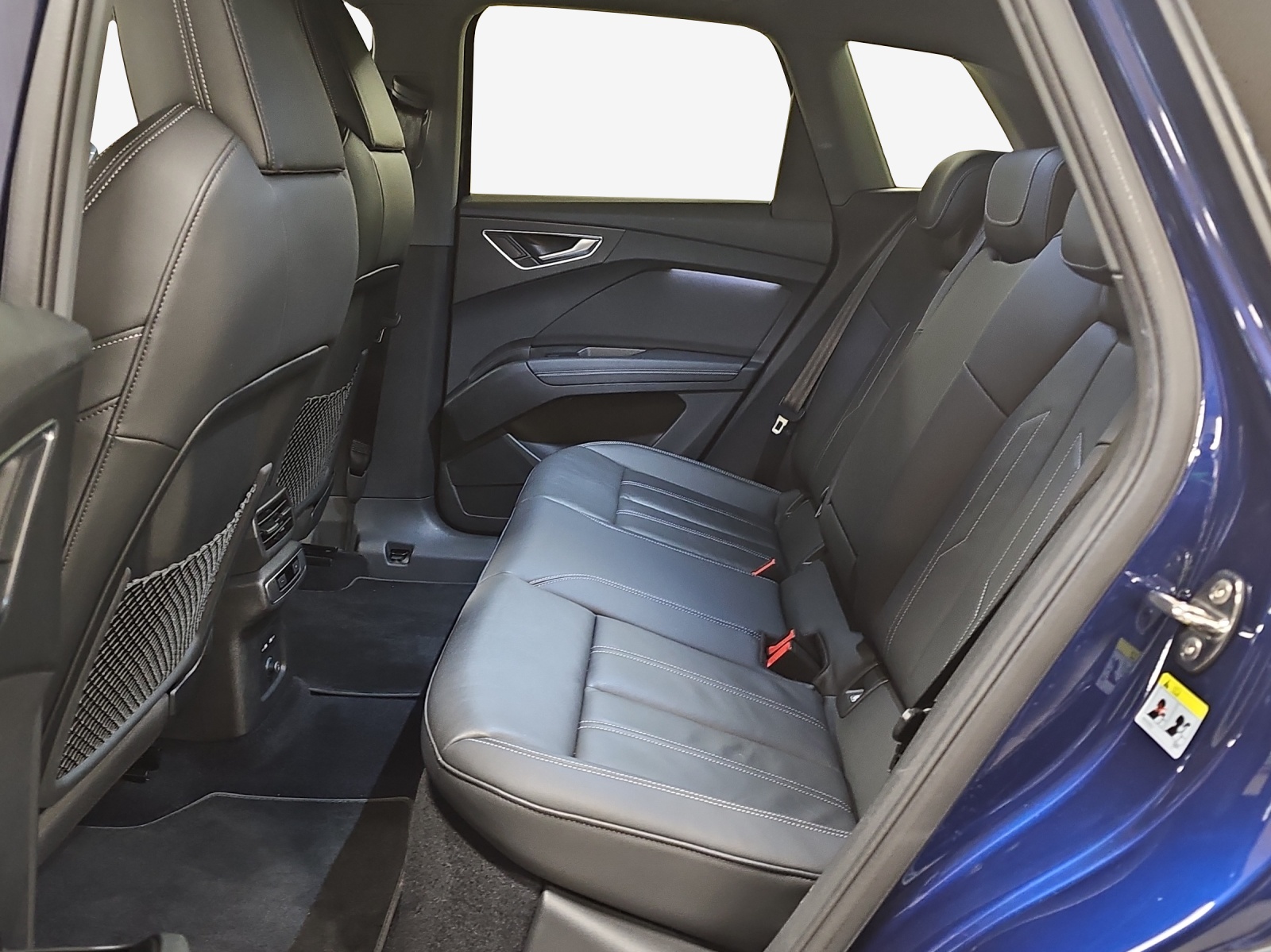 AUDI Q4 e-tron 50 quattro-image-11