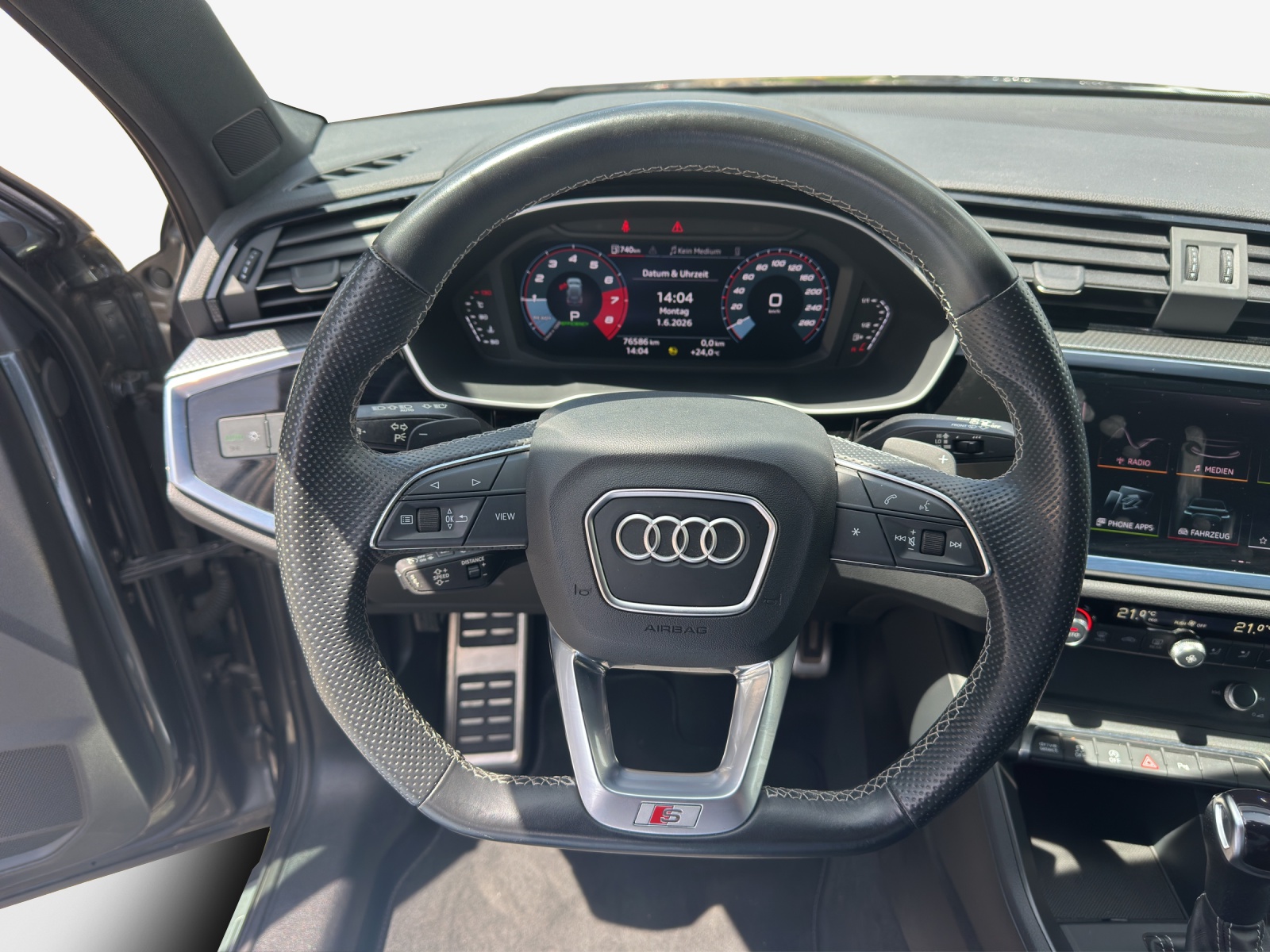 AUDI Q3 35 TFSI S line S-tronic-image-9