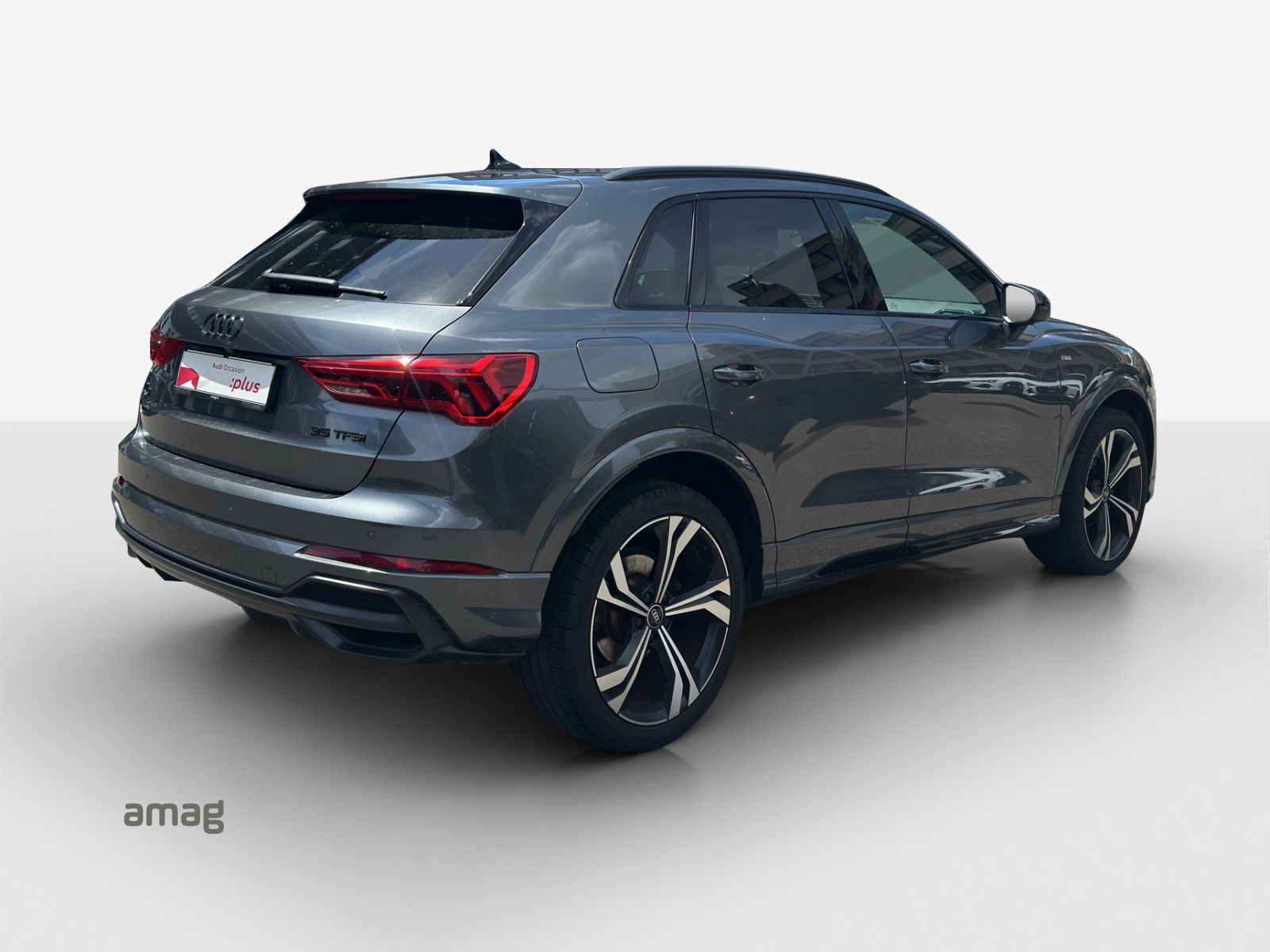 AUDI Q3 35 TFSI S line S-tronic-image-4