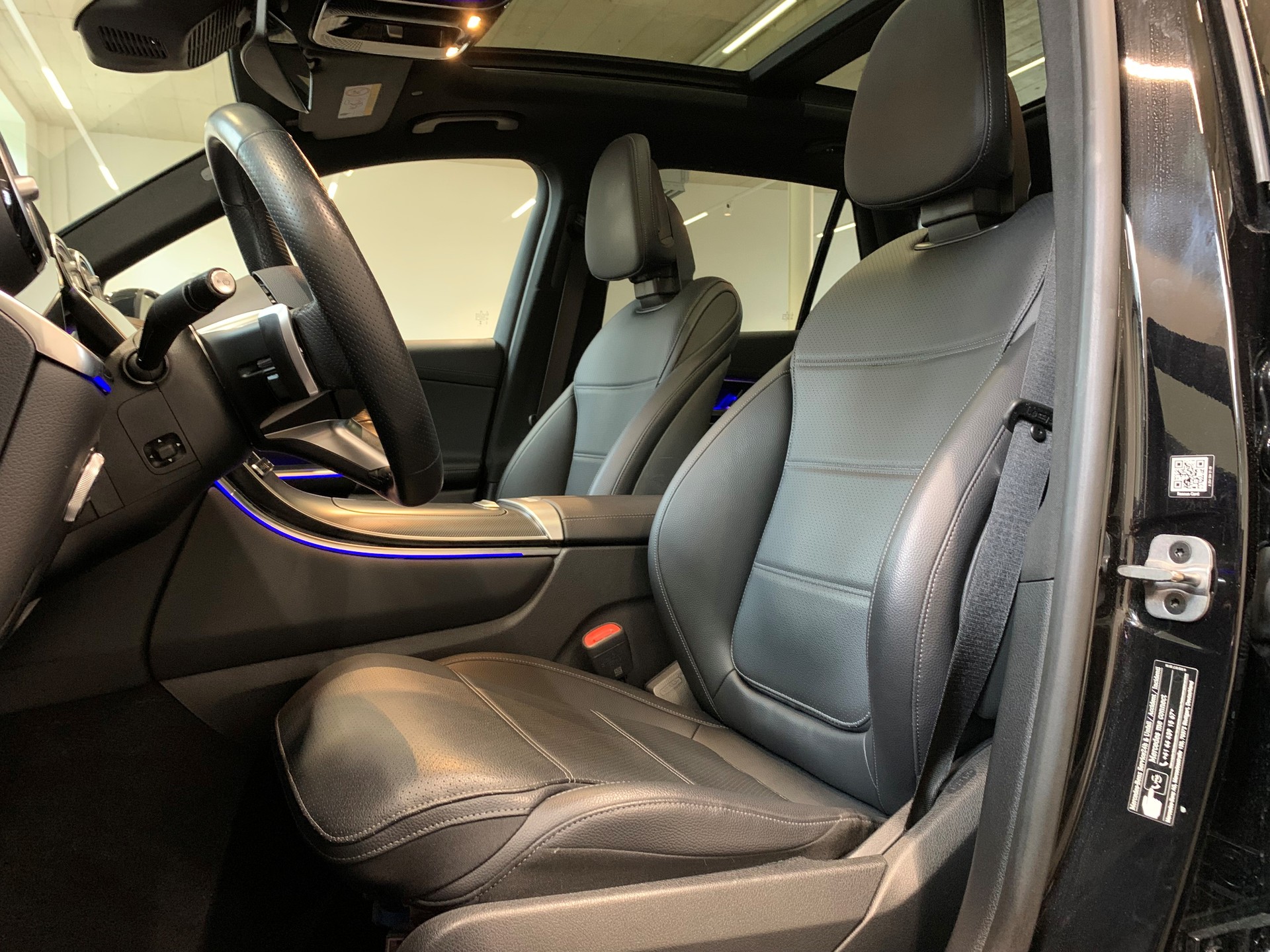 MERCEDES-BENZ GLC 300 e 4Matic 9G-Tronic-image-9