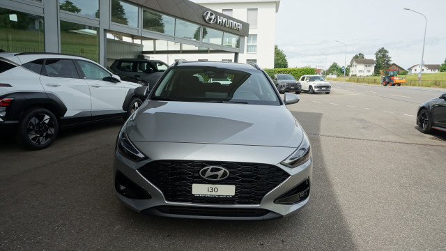 HYUNDAI i30 W 1.5 T-GDi AmpliaDCT-image-1