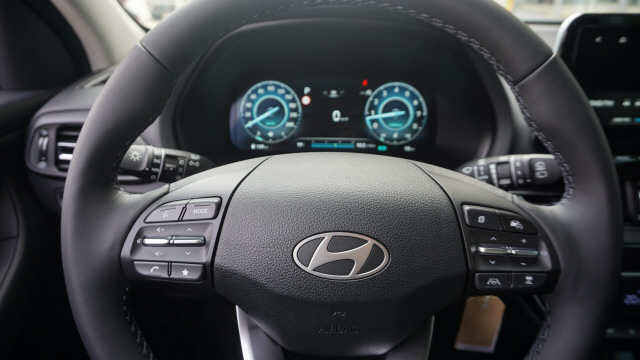 HYUNDAI i30 W 1.5 T-GDi AmpliaDCT-image-11