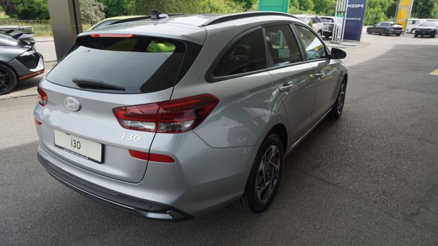 HYUNDAI i30 W 1.5 T-GDi AmpliaDCT-image-5