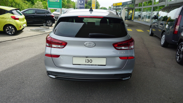 HYUNDAI i30 W 1.5 T-GDi AmpliaDCT-image-6