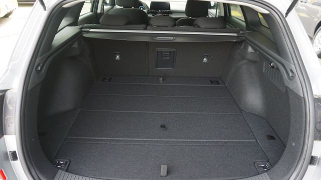 HYUNDAI i30 W 1.5 T-GDi AmpliaDCT-image-8