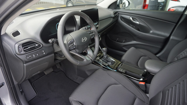 HYUNDAI i30 W 1.5 T-GDi AmpliaDCT-image-10