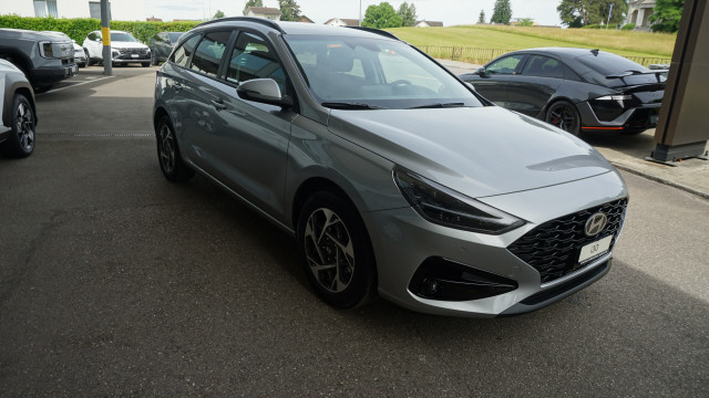 HYUNDAI i30 W 1.5 T-GDi AmpliaDCT-image-4