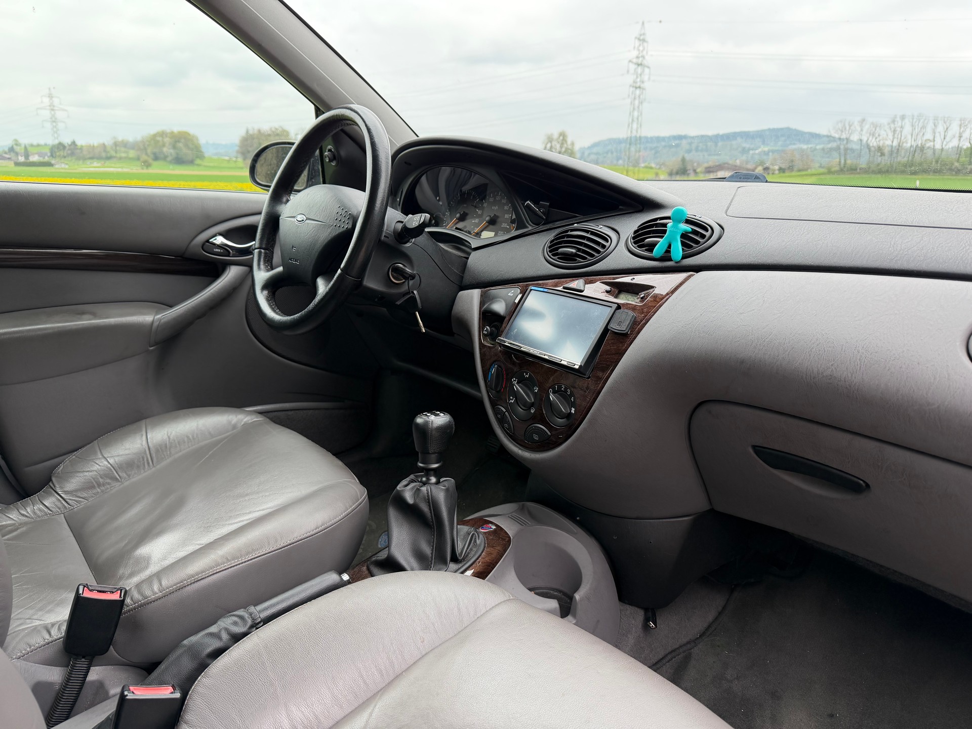 FORD Focus 2.0i 16V Ghia *Top-Ausstattung*Leder*Servicegepflegt*-image-6
