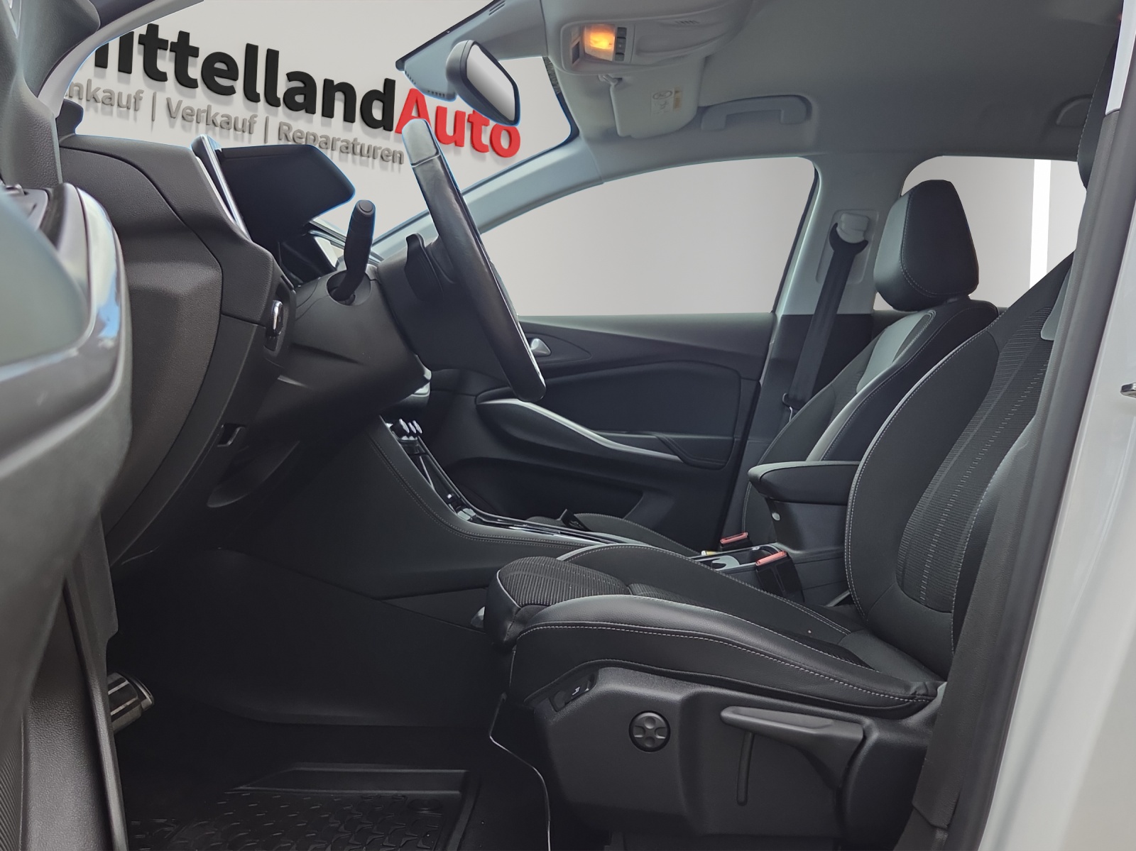 OPEL Grandland 1.2i TP Blitz Automatik-image-8