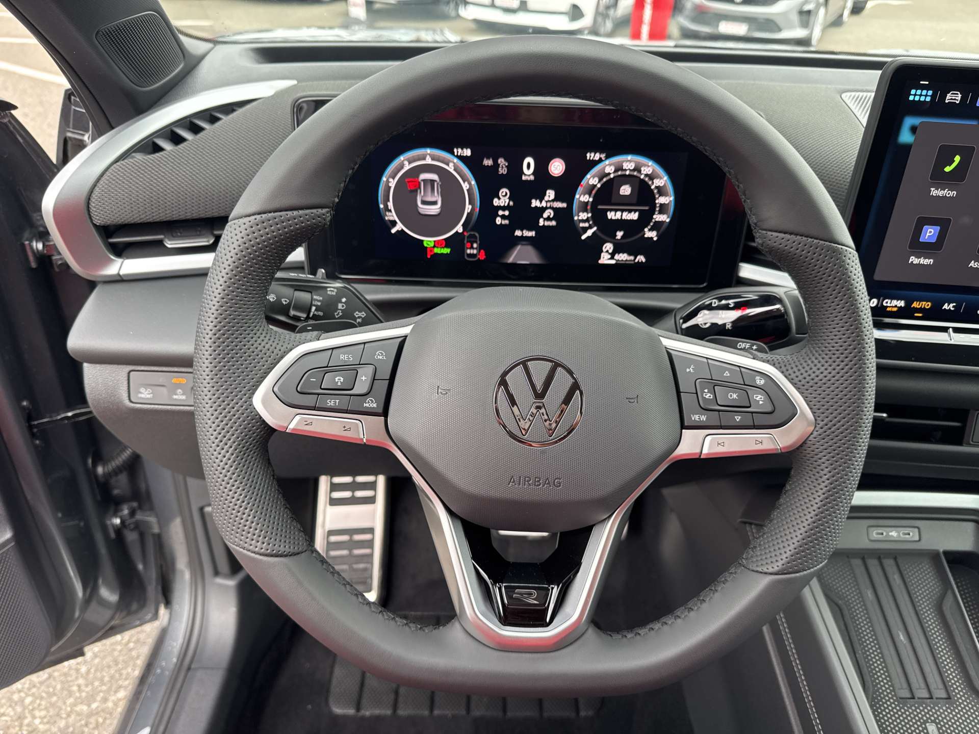 VW T-Roc 1.5 eTSi mHEV R-Line DSG-Automat-image-15