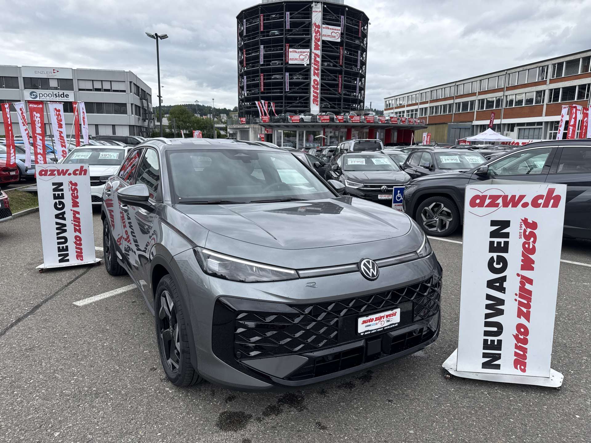 VW T-Roc 1.5 eTSi mHEV R-Line DSG-Automat-image-0