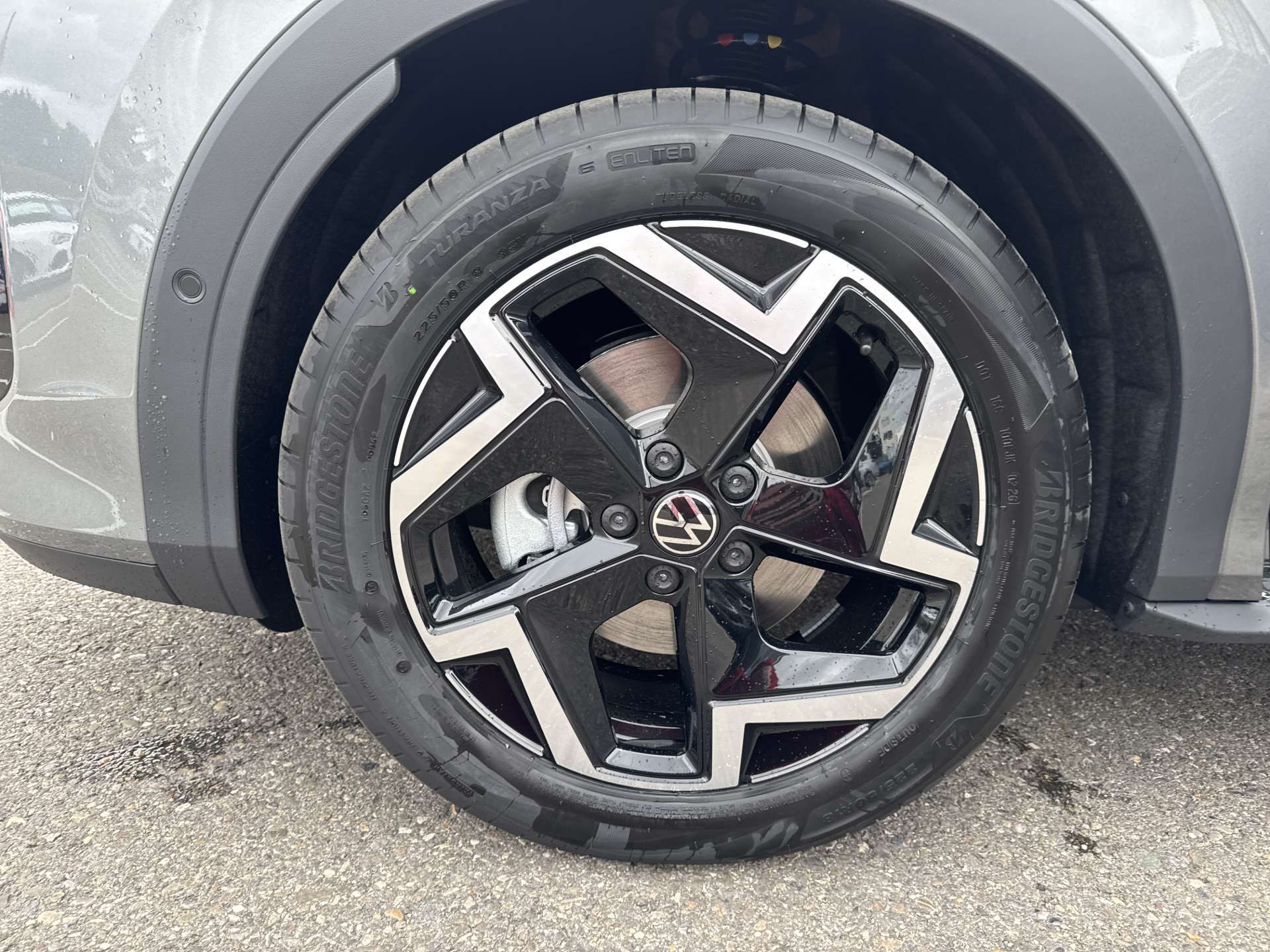 VW T-Roc 1.5 eTSi mHEV R-Line DSG-Automat-image-8